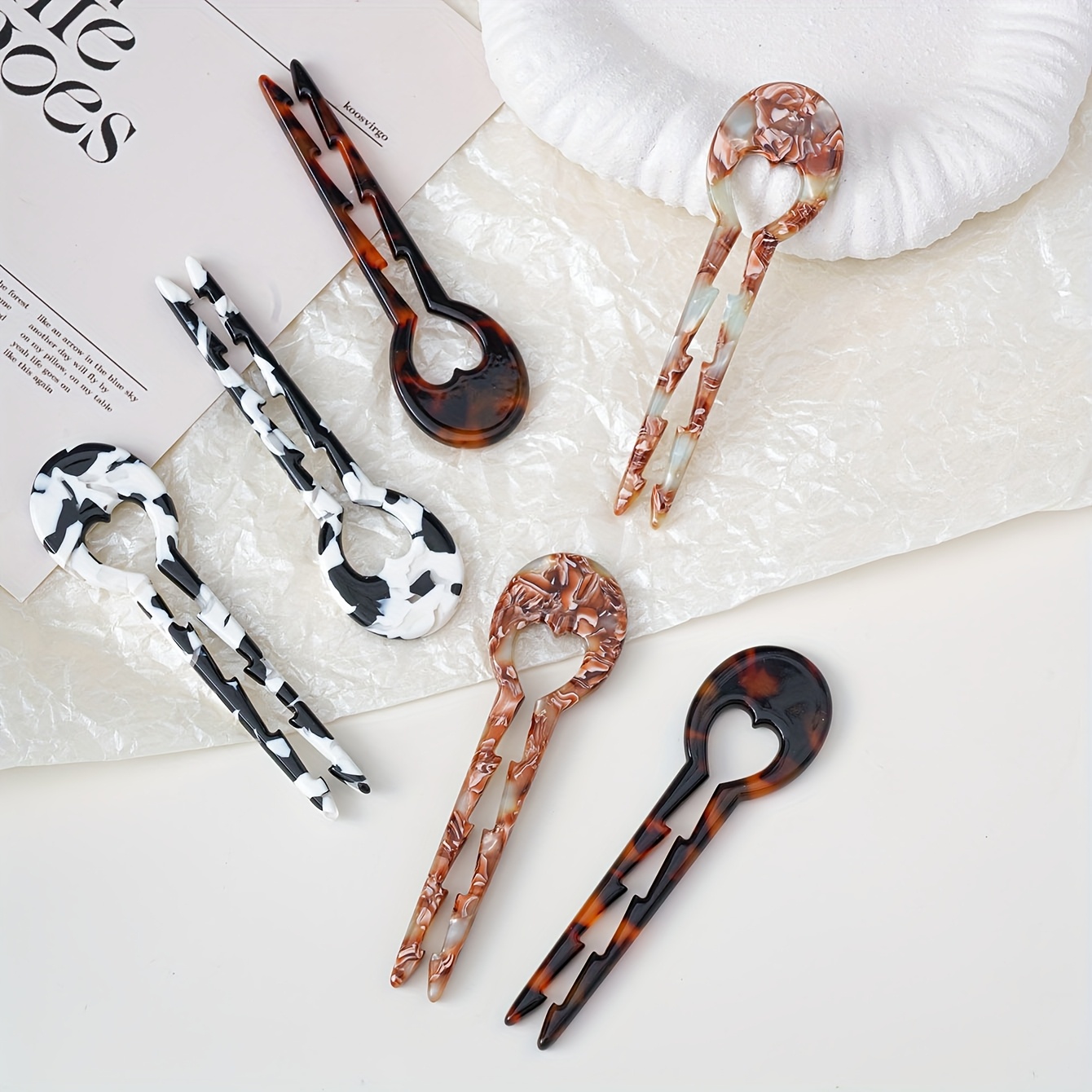 6pcs elegant resin heart shaped hairpins with     womens updos and daily use   and white patterns ideal for birthdays and special occasions stylish hair accessories floral pattern hairpins durable hairpin Product details 2