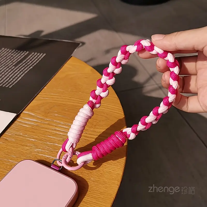 Foto de Strap/correa de mano adaptable a cualquier celular.