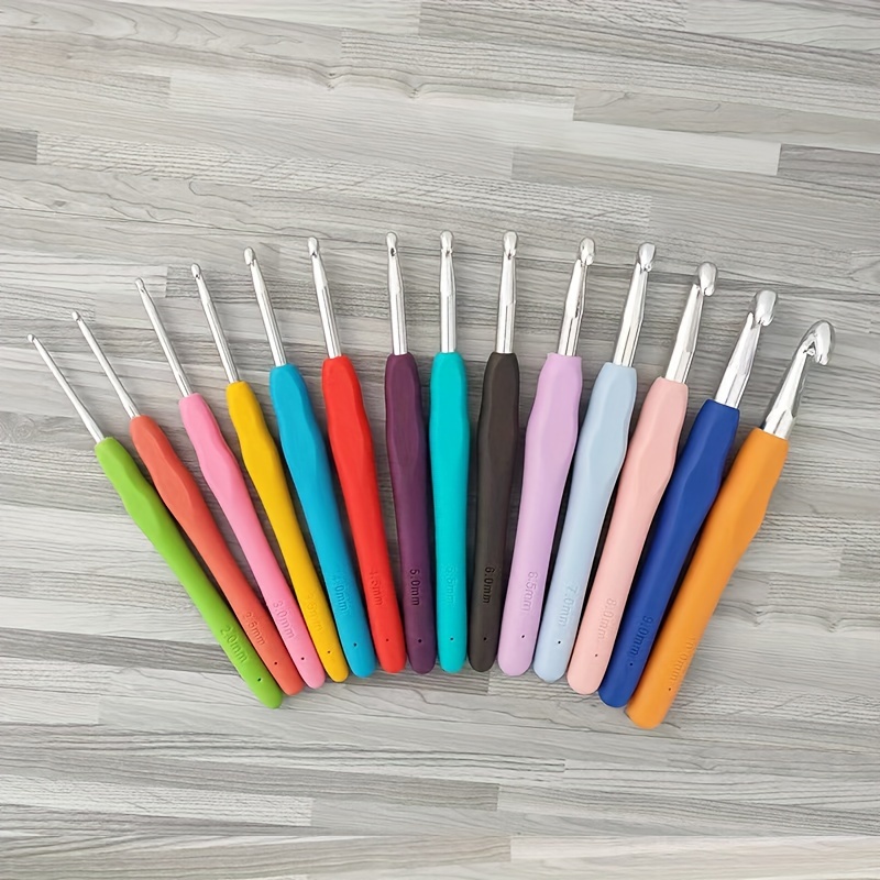 

comfort Grip" 13-piece Rainbow Crochet Hook Set With Soft Tpr Handles, Solid Aluminum Needles - Peach/deep Red/red/multicolor