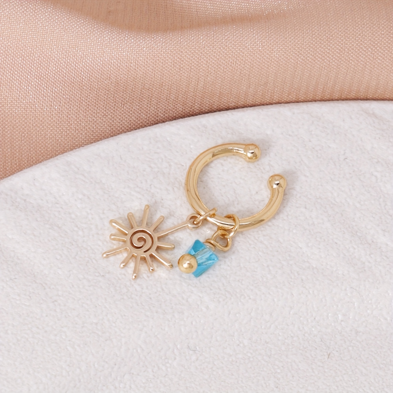 1pc Women's Fashion Ear Clip, Creative Thread Blue Synthetic Crystal Pendant Ear Clip, Music Festival Vacation Jewelry