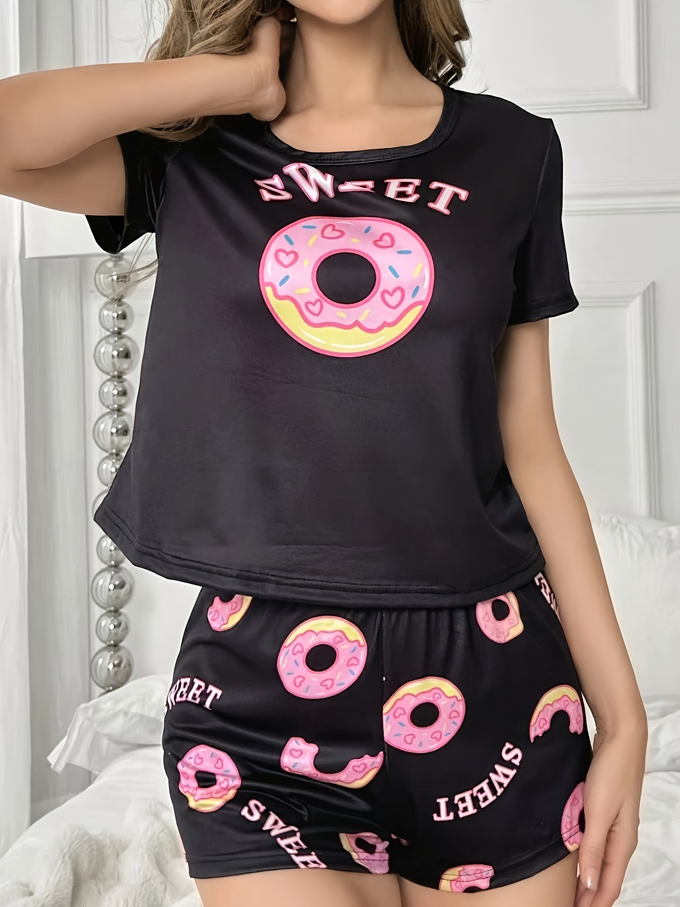 Pijama Para Mujer De 2 Piezas - Manga Corta, Pantalón Capri, Estampado Bandera USA - Tallas Grande
