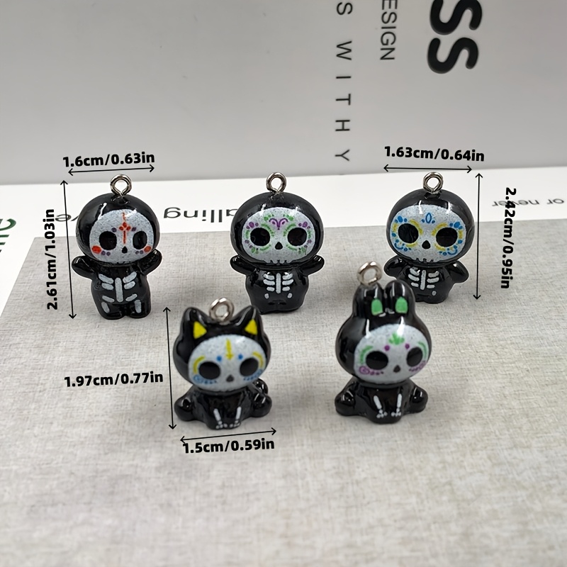 E-shop Set mit 5 bezaubernden "" Tier-Skelett-Anhängern zum Basteln von Schmuck, für Halloween. Schwarze Totenkopf-Harz-Anhänger, geeignet für Ohrringe