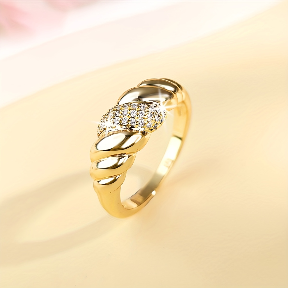 Romantic And Luxurious Women' Luxury Croissant-inspired Ring - A Single Exquisite Piece, Gift Or Personal Use, Versatile And Top Accessory
