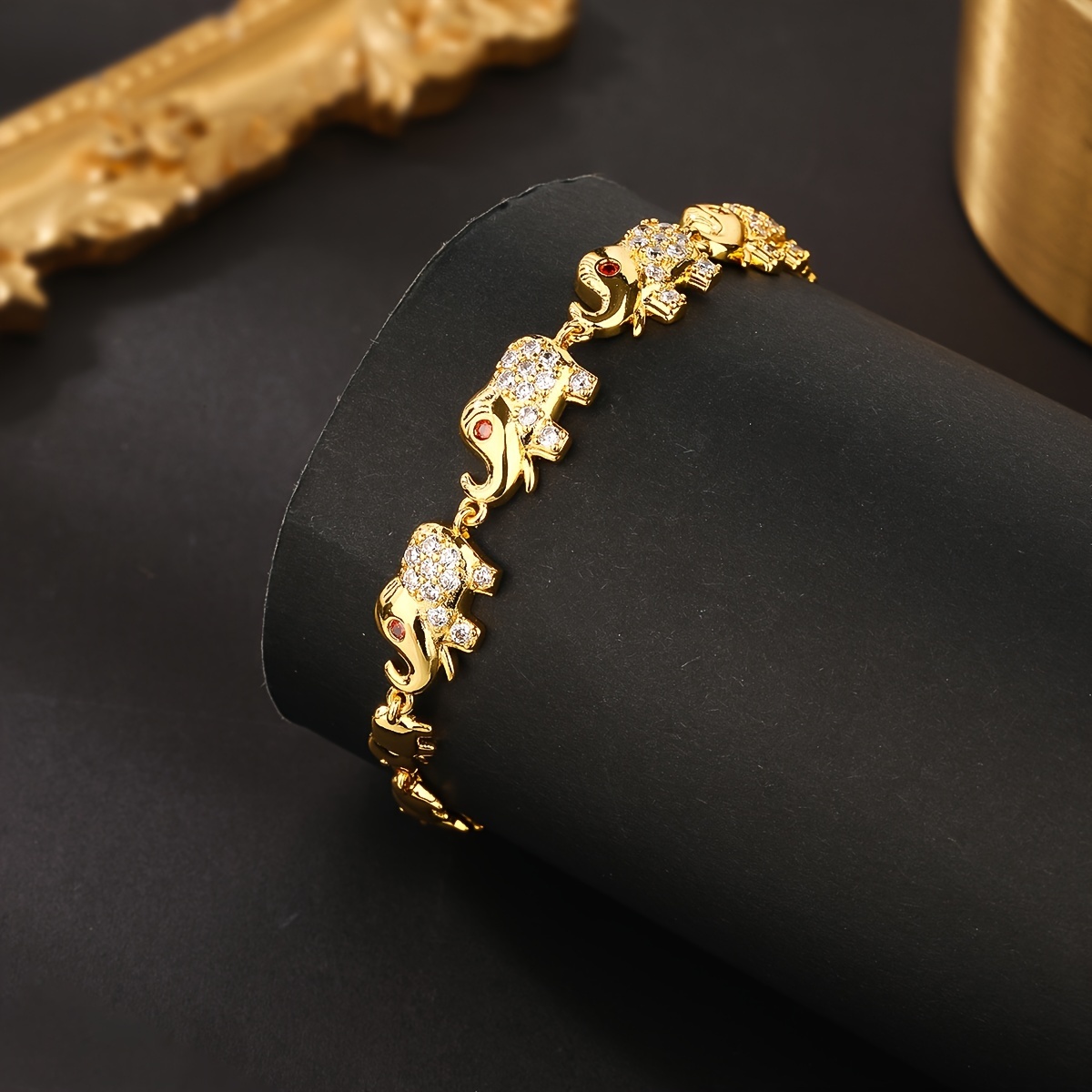 

1 Pc Unique Golden Elephant Design Bracelet Copper 18k Gold Plated Jewelry Zircon Inlaid Personality Hand Chain