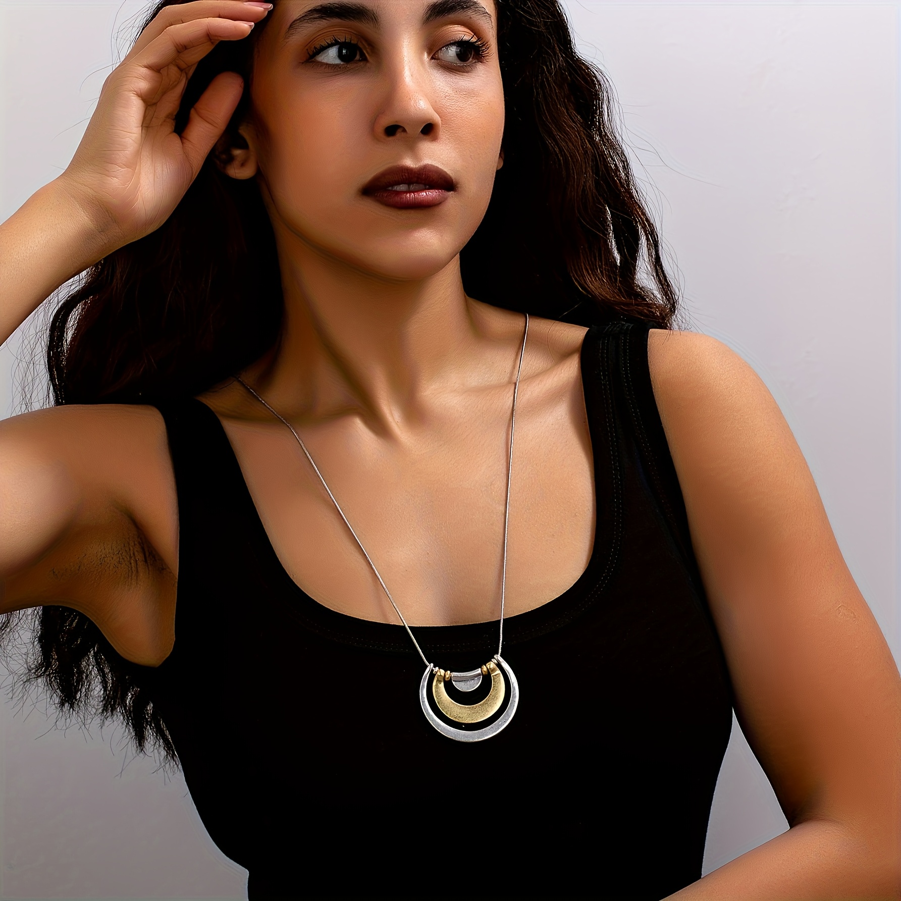 Image of Bohemian Style Semi-circular Geometric Contrast Cold Tone Elegant Minimalist Fashion Long Necklace Sweater Chain, Suitable For Daily Wear And Gifting