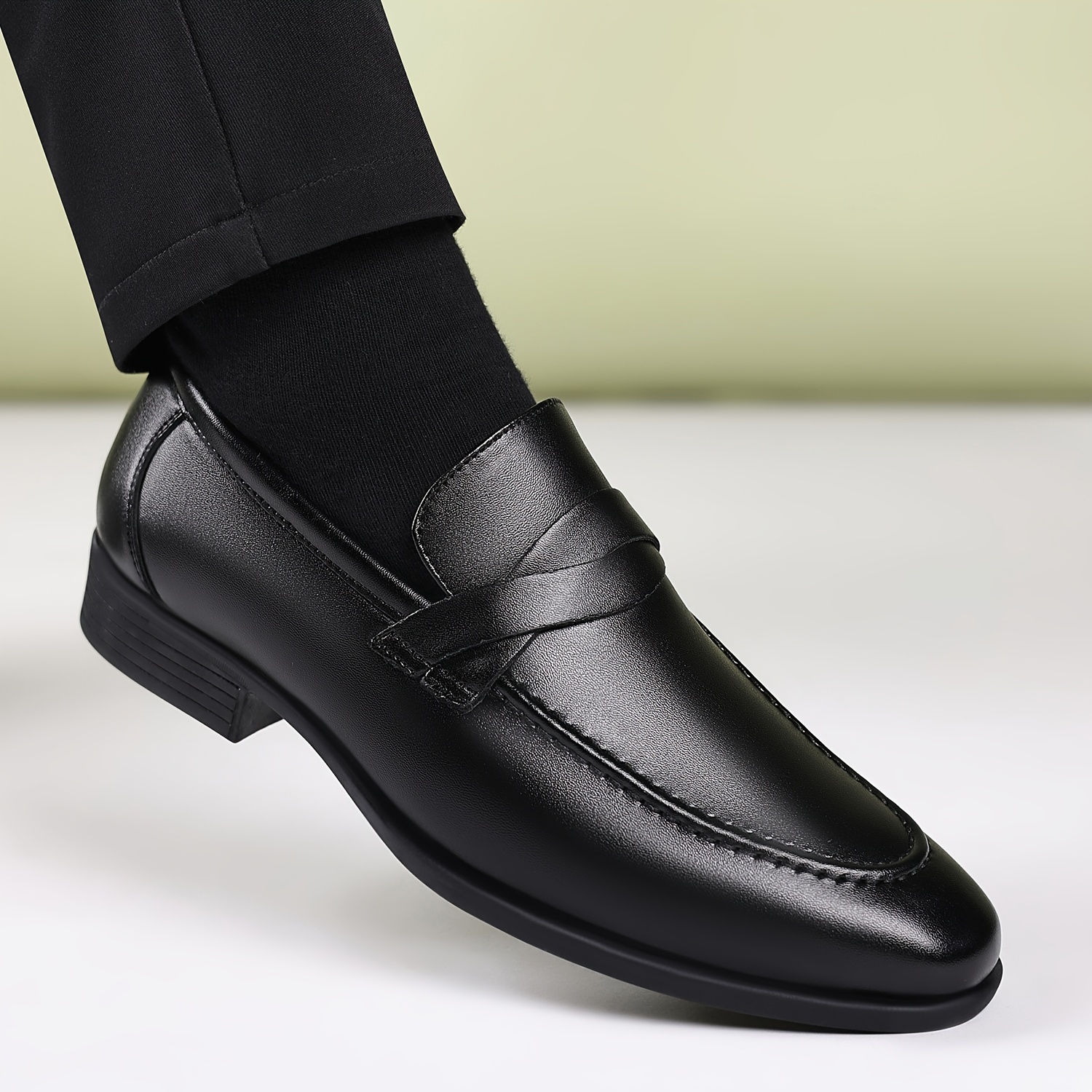 Men'S Loafers for Casual Wear, Formal Business Shoes, And Dressy Casual Loafers, Ideal for Business Casual Settings And Beach Weddings, Available in Styles Suitable for All Four Seasons