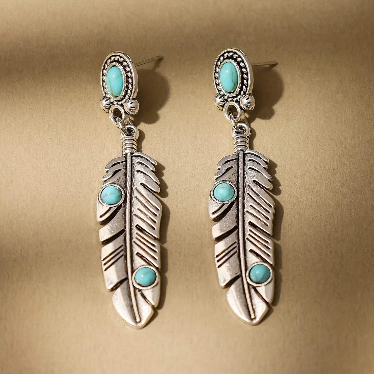 High-end Luxury Feather Pattern -catching Stylish Earrings
