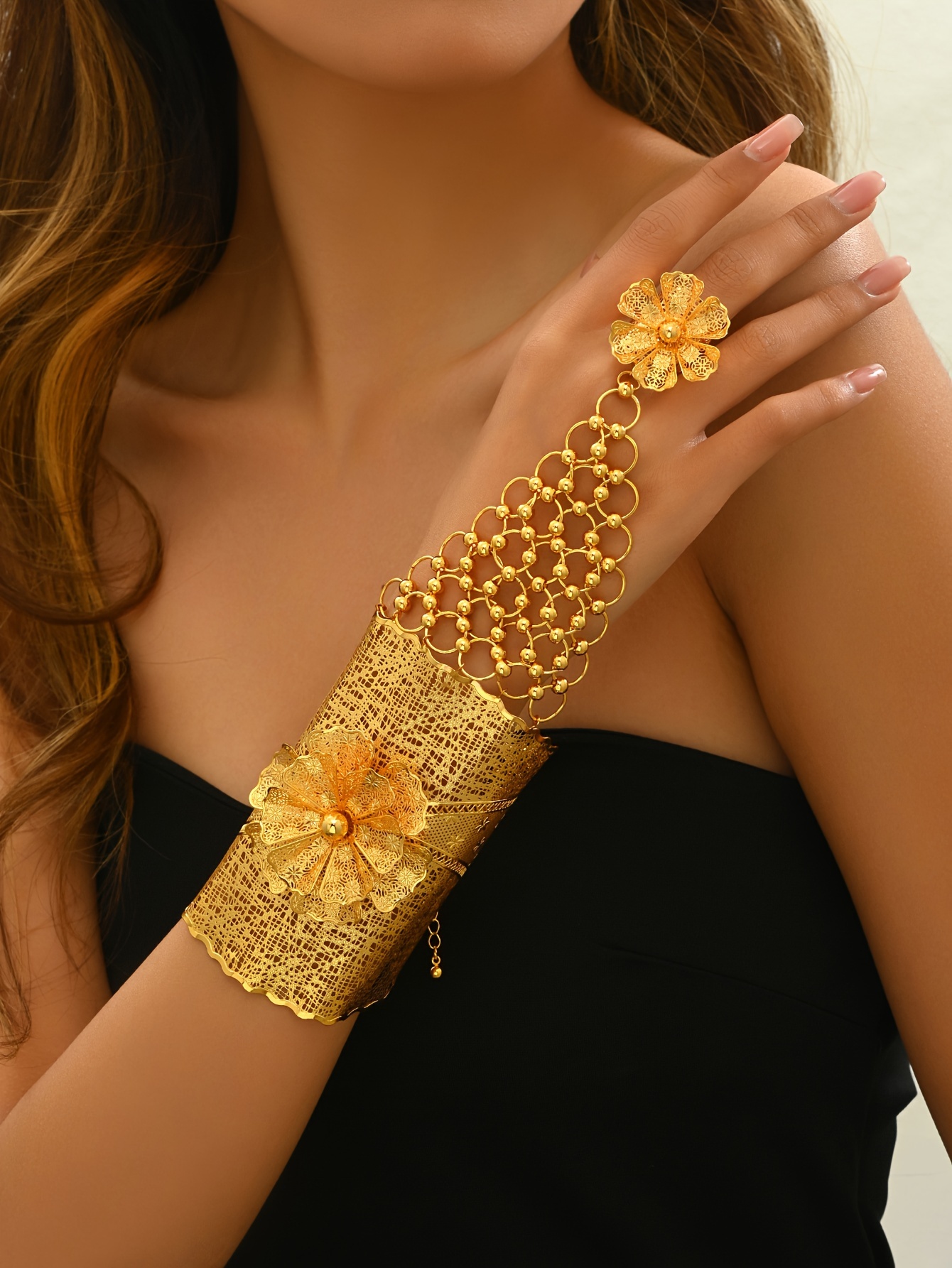 luxurious middle eastern wedding bracelet exquisite   chain with intricate     festive occasions and weddings 18k golden plated details 0