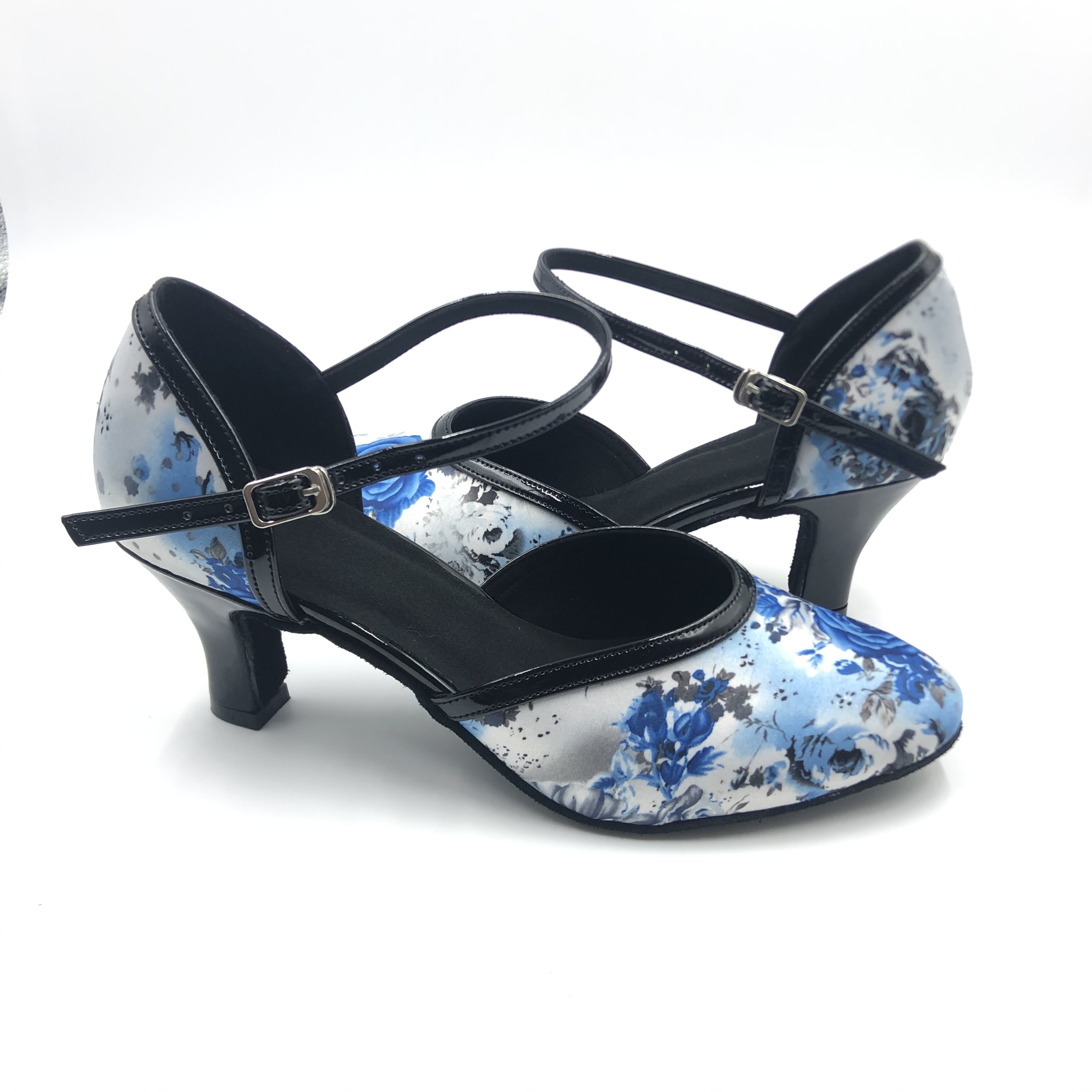 Women's Lightweight Latin *ce Shoes Low Block Heel Closed-Toe  Ballroom Latin Shoes with Shiny Fabric Upper Sole Swing - Main Image