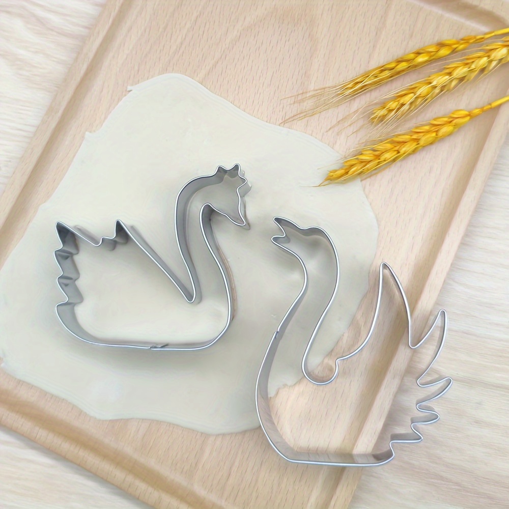 

2pcs Swan-shaped Cookie Cutter, Cookie Cutting Mold, Stainless Steel Baking Tool, Cake Decoration, Chocolate Making, Gummy Mold