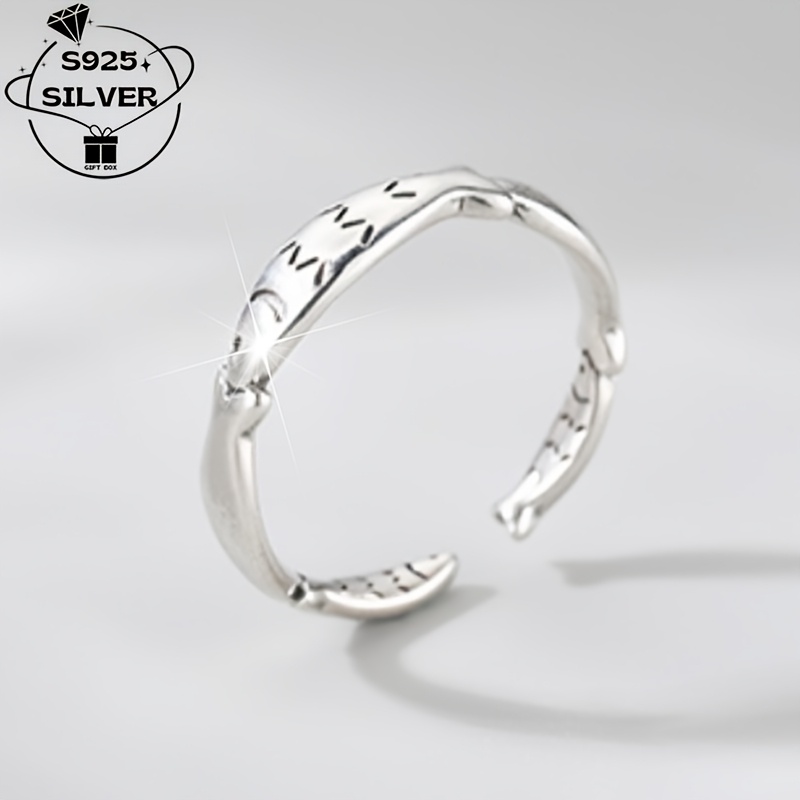 

Elegant Adjustable 925 Sterling Silvery Fish Ring - Hypoallergenic, & Gifting With Gift Box