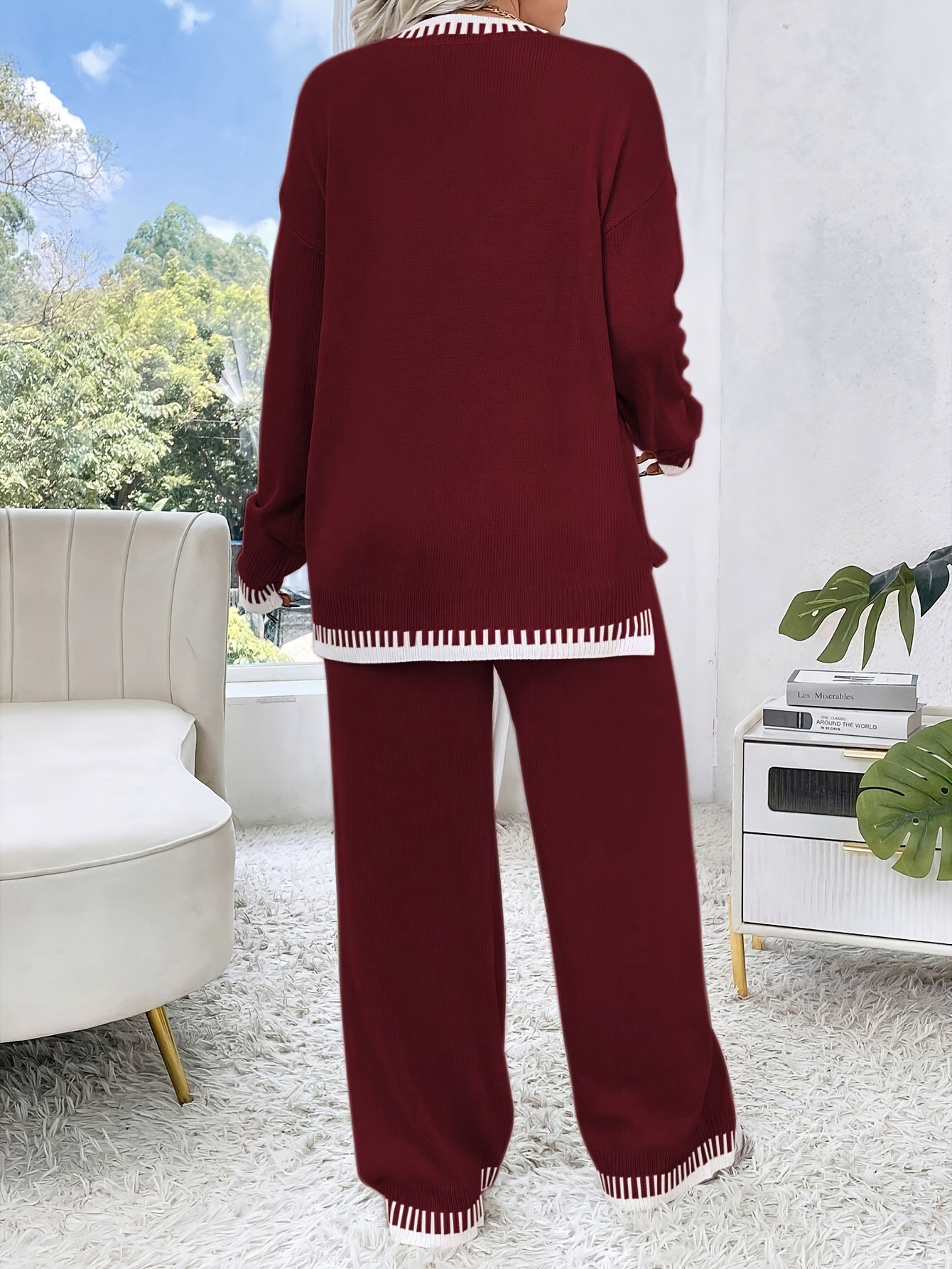 Plus Size Damen Outfit mit braunem Colorblock Sweater und Hose – Rundhals, Langarm, Stretch