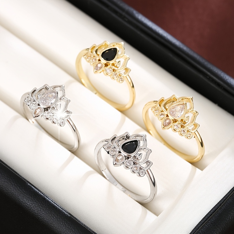 Women's Fresh Lotus Shape Ring Inlaid with Synthetic Zirconia