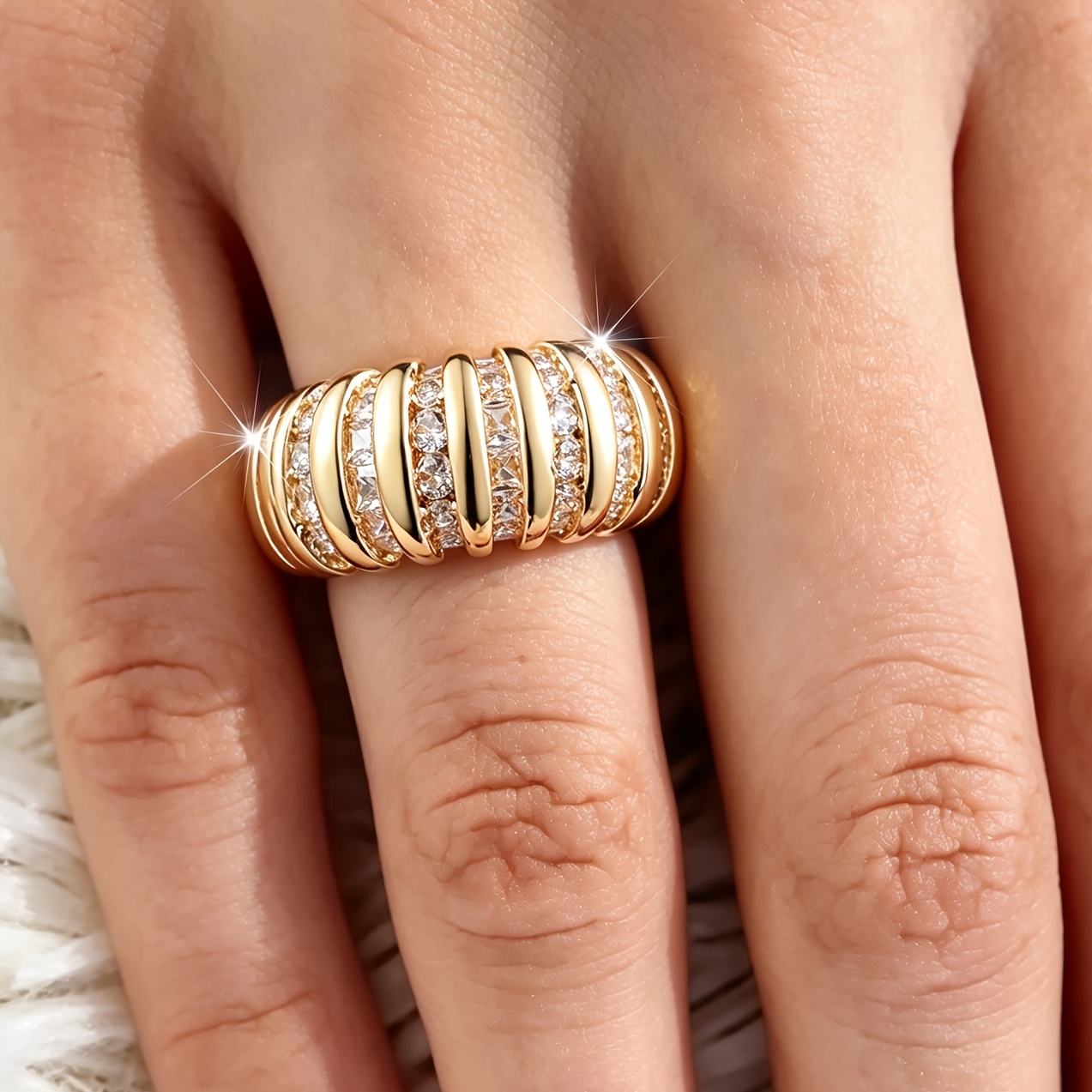 Women's Classic White Synthetic Zirconia Ring