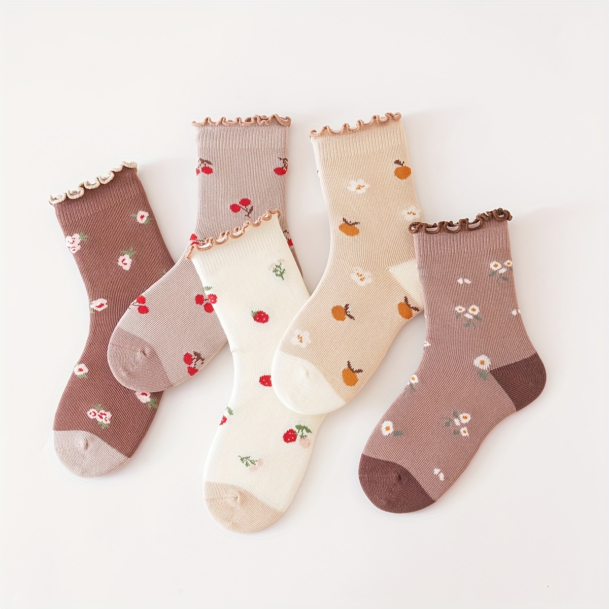 Image of 5-pair Pack Girls' Lace Socks Suitable For Outdoor Play - Strawberry & Small Floral Edge Breathable Moisture-wicking Winter Socks For, Parties, Casual Attire - Cute Socks