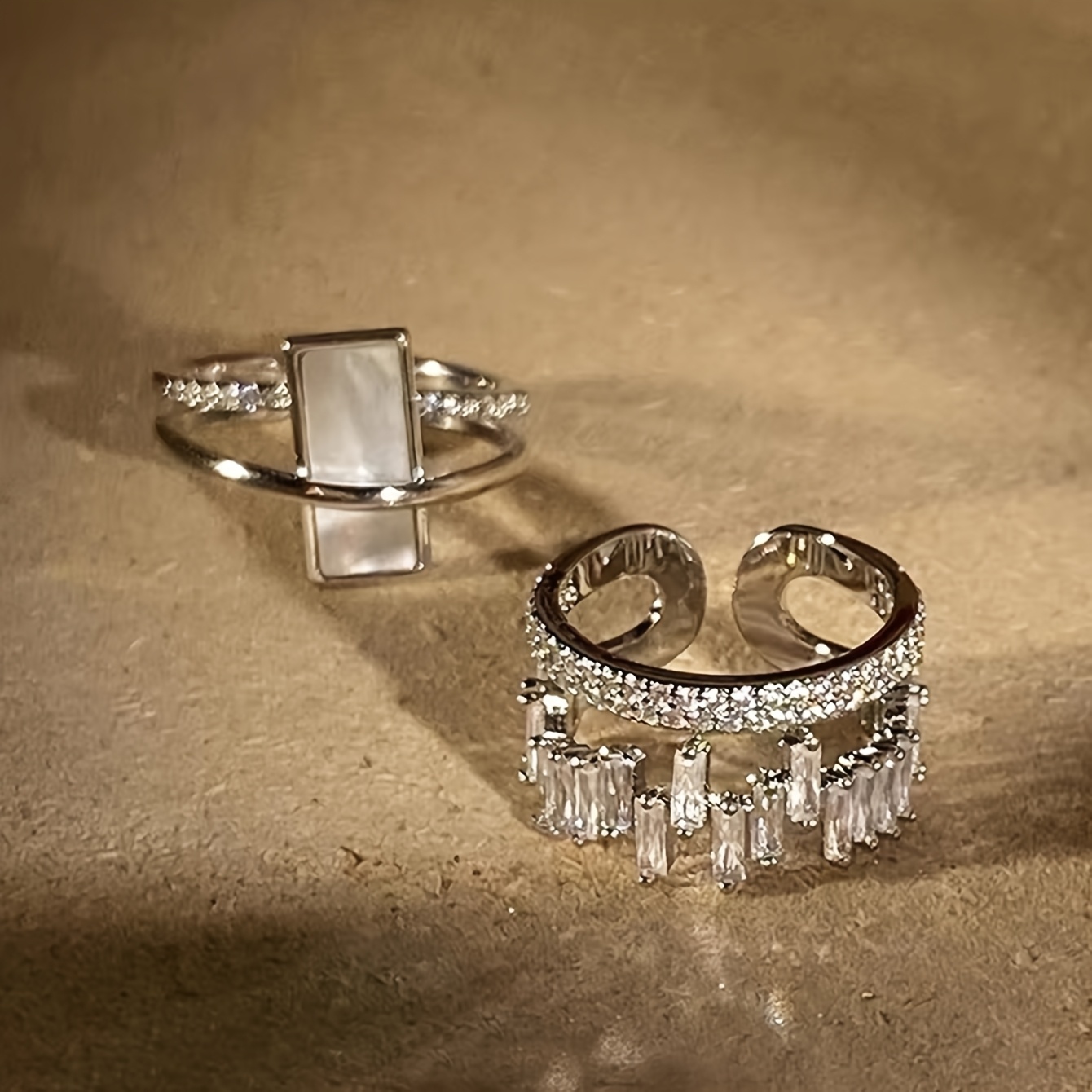 E-shop 2 Stücke Elegante Mode Party Abendessen Geometrischer Funkelnder Kubischer Synthetischer Zirkonia Damen Verstellbarer Offener Kupferring Set