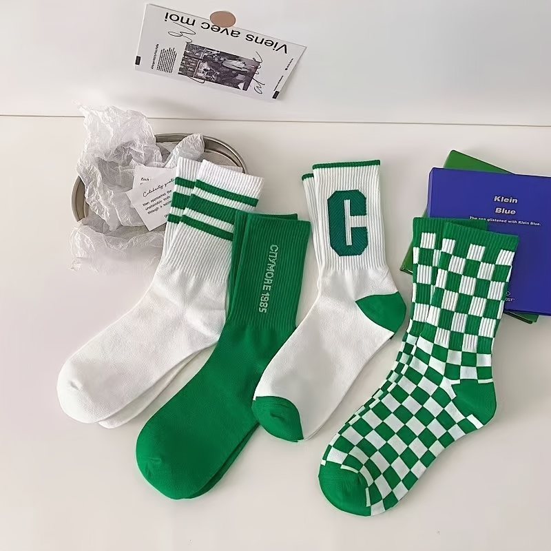 E-shop 4 Paar Vintage Karo-Grüne Buchstaben-Socken, , Atmungsaktiv Bequem, Geeignet für Paare, Wadenlänge, Unisex