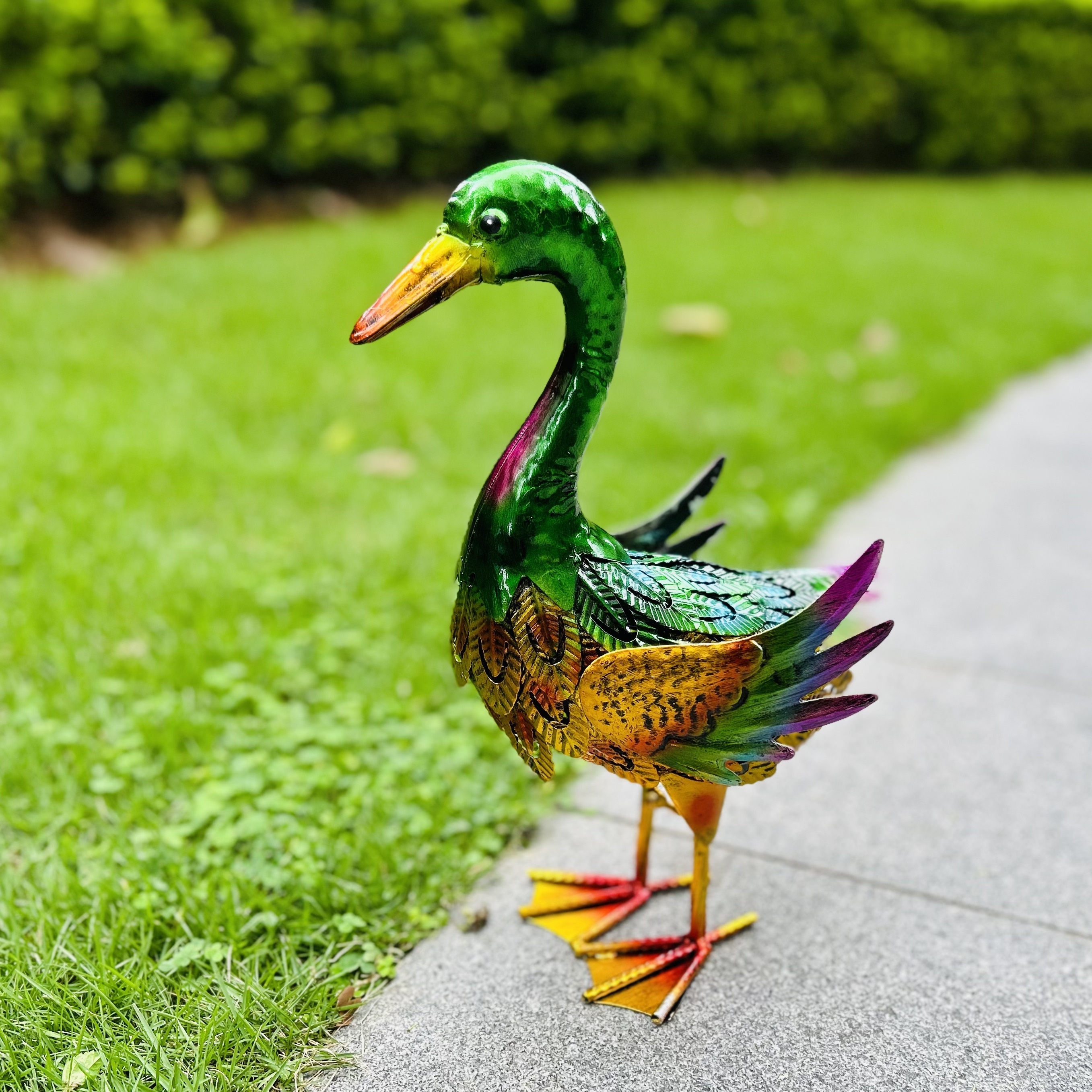 

1pc Metal Garden Decoration, Outdoor Duck Statue, Decorative Art For Mother's Day, No Electricity Required, No Battery Needed