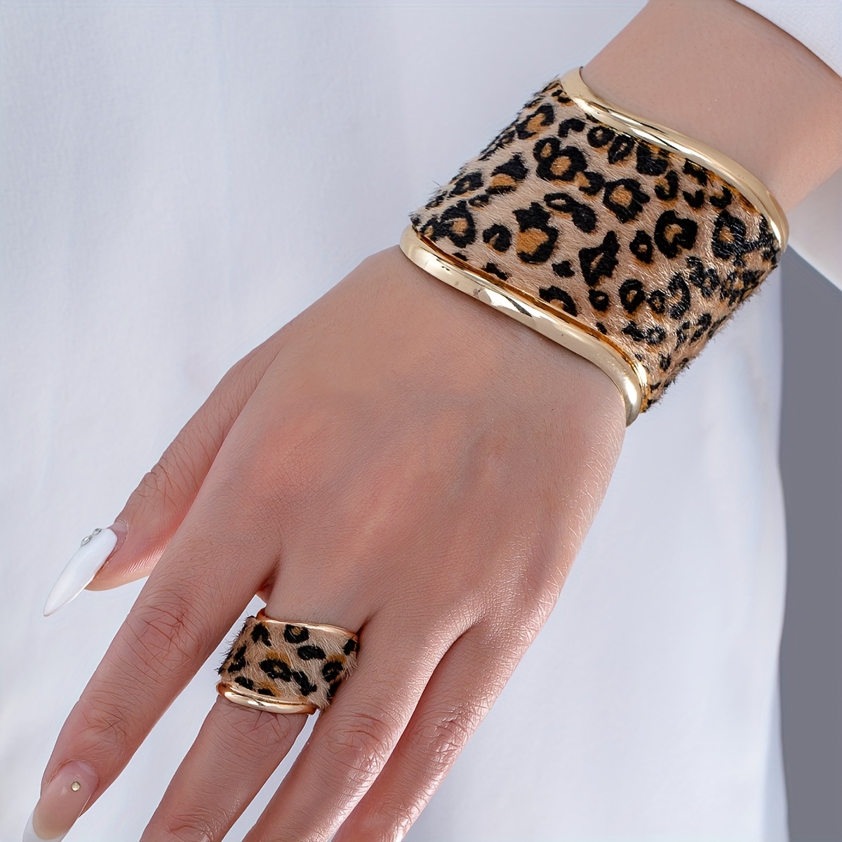 Elegant, Stylish, Light Luxury, High-end Leopard Print Bracelet Set