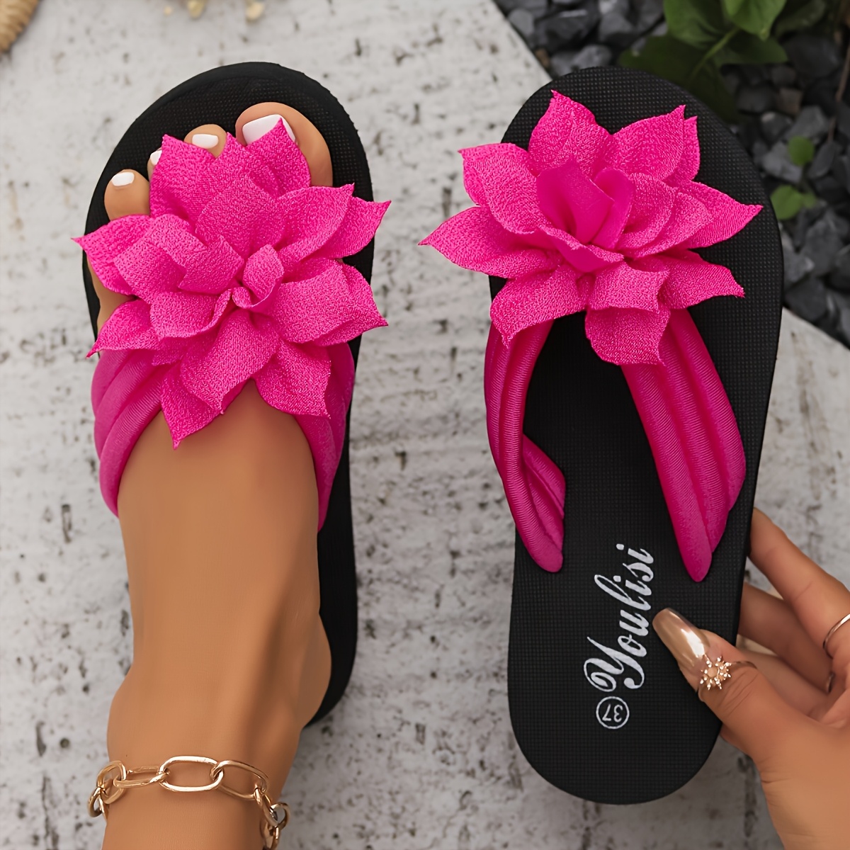 TEMU Women's New Thick-soled Outdoor Flip-flops Lightweight Solid Color Floral Beach Slides