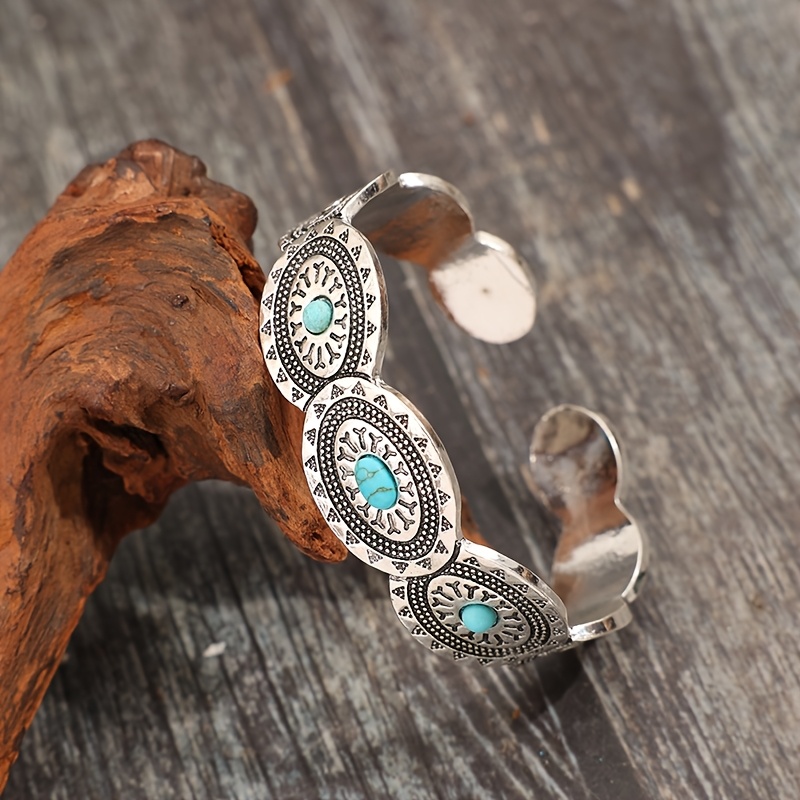 TEMU A Bohemian Ethnic-style Carved Pattern Turquoise Inlay Alloy Open-end Women's Fashion Bracelet