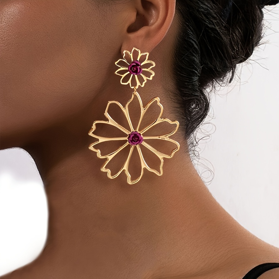 E-shop Ein Paar Damen-Bohemian-Stil Große Hohle Blumen-Splice Ohrringe, Geeignet für Partys und Urlaub