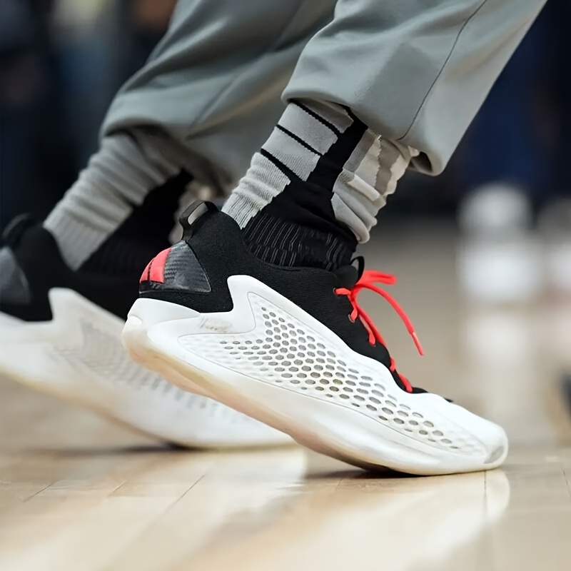 Zapatillas de baloncesto para hombre AE Low Negro y con malla  transpirable y detalles rojos de EVA acolchada para en la