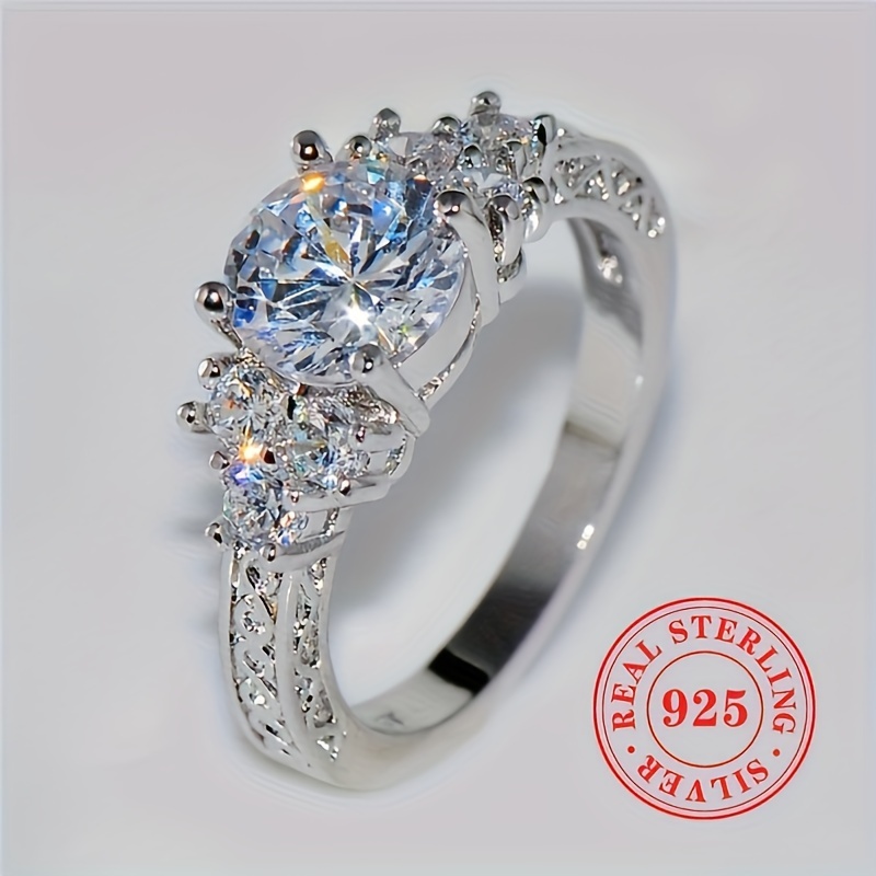 

An Elegant 925 Sterling Silver Ring With Sparkling Cubic Zirconia, A Luxurious Ladies' Engagement And Proposal Ring, And Elegant Accessory