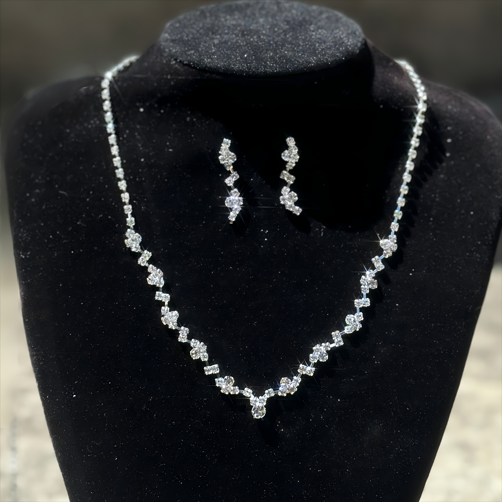 TEMU Juego de Joyería Elegante para Boda con Colgante en V (Collar + Pendientes)