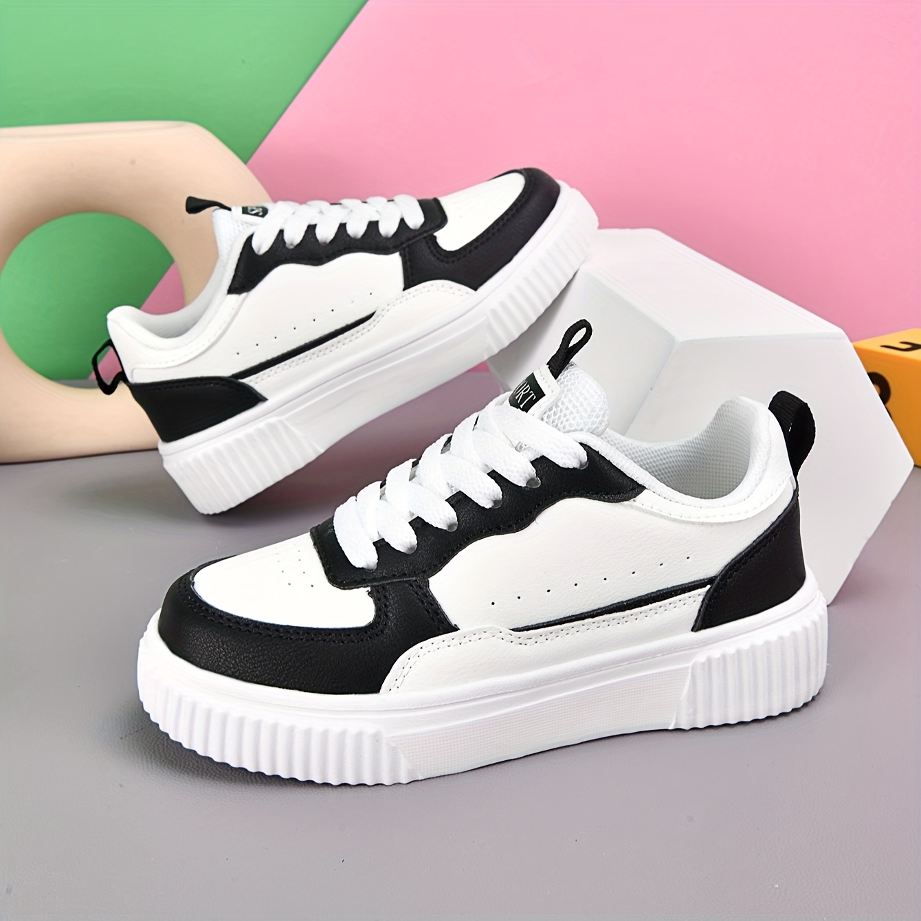 low top walking tennis sneakers breathable pu upper cushioned eva sole lace up casual shoes for boys girls white tennis shoes Product details 1