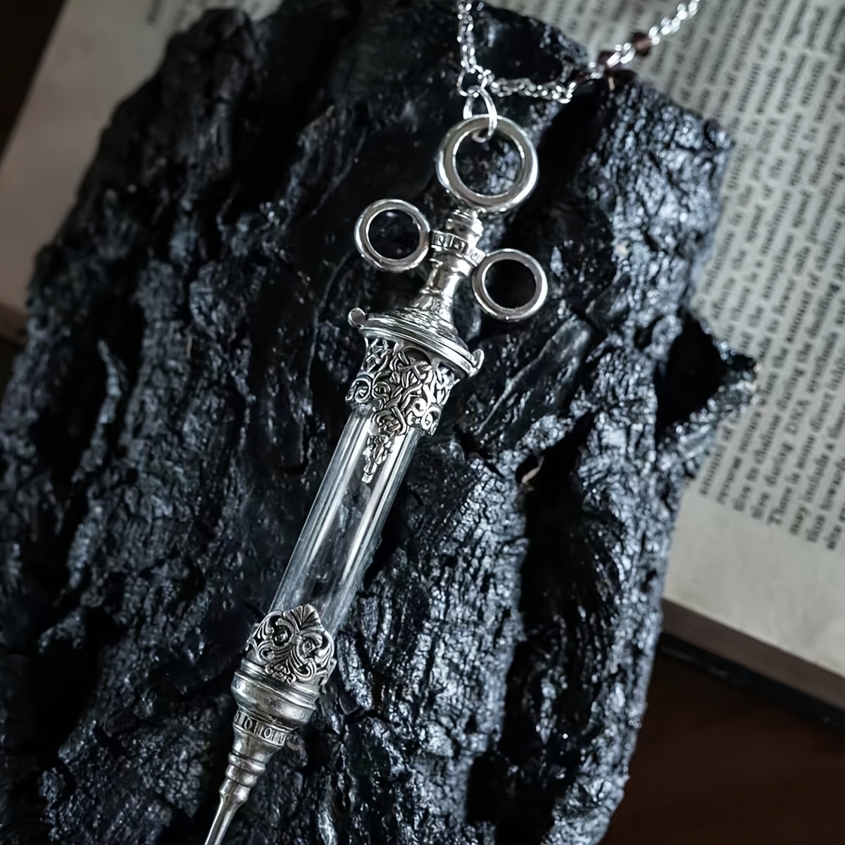 TEMU Collier médiéval en métal avec de flacon de pharmacie, style vintage avec perles rouges, long accessoire gothique polyvalent