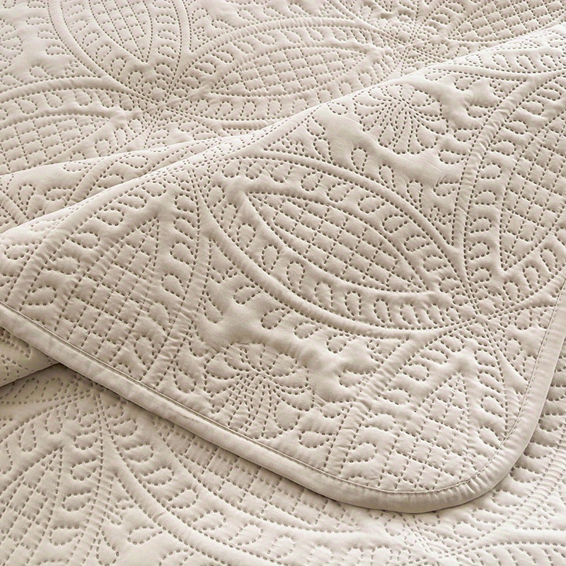 TEMU 1pc Lightweight Bedspread - Technology Embossed Coin Pattern, Soft & Breathable, Non-slip Design For Bedroom/ Dorm/ Choose From 6 Stylish Colors(excludes Pillowcases)