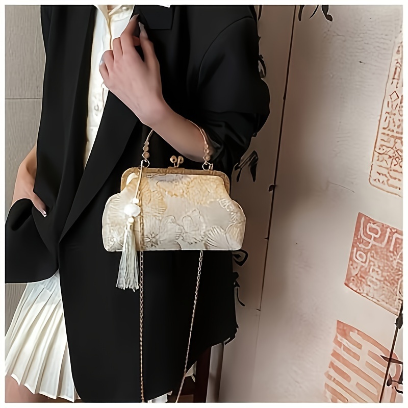 a patterned evening clutch with   closure a trendy and simple casual small handbag suitable for special occasions as an fabric womens shoulder chain bag with polyester lining versatile qipao inspired messenger crossbody christmas gift Product details 3