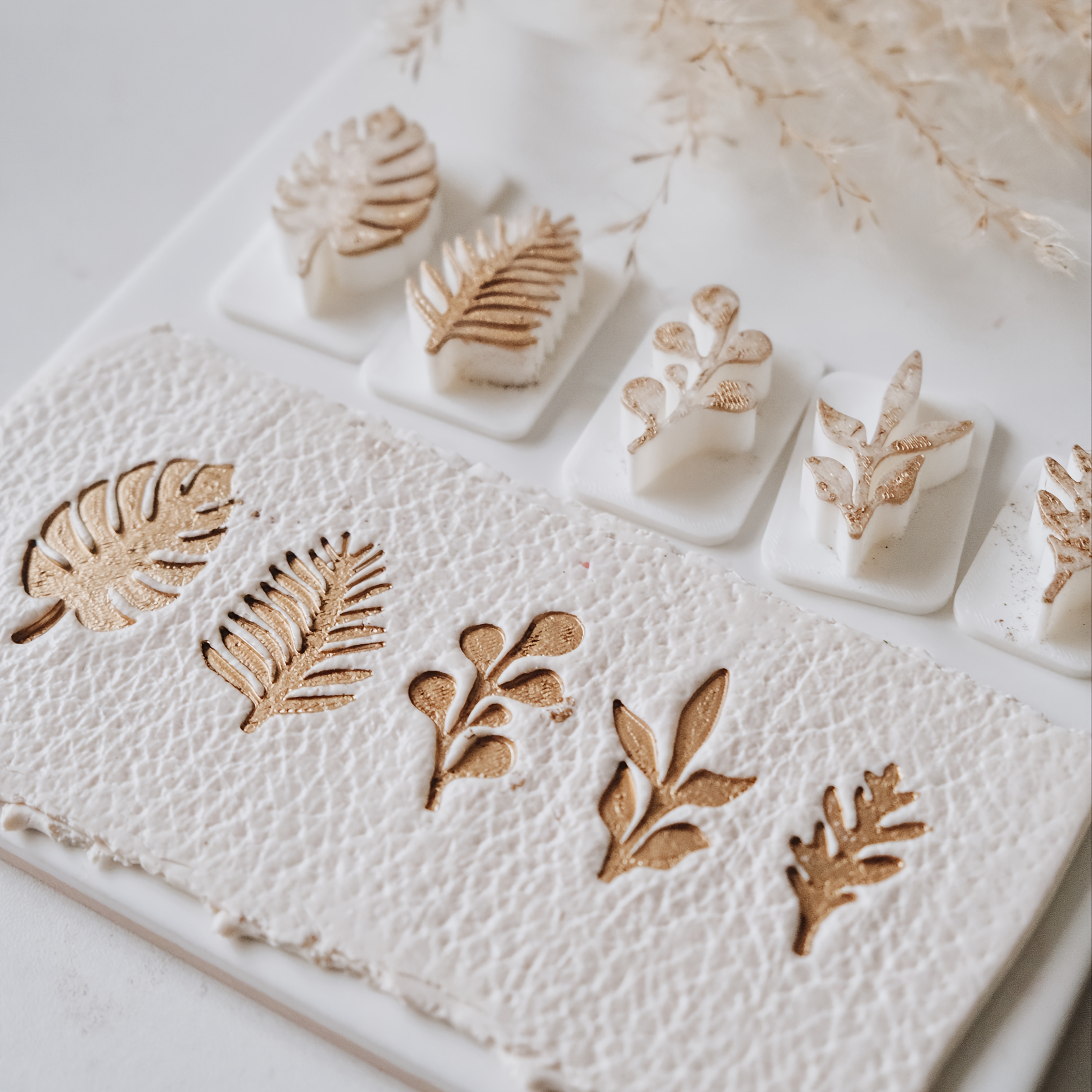 

5pcs Leaf Design Clay Molds Set, High-precision Plastic Molds For Polymer Clay Earrings And Pendants, Uncharged Crafting Tools For Making