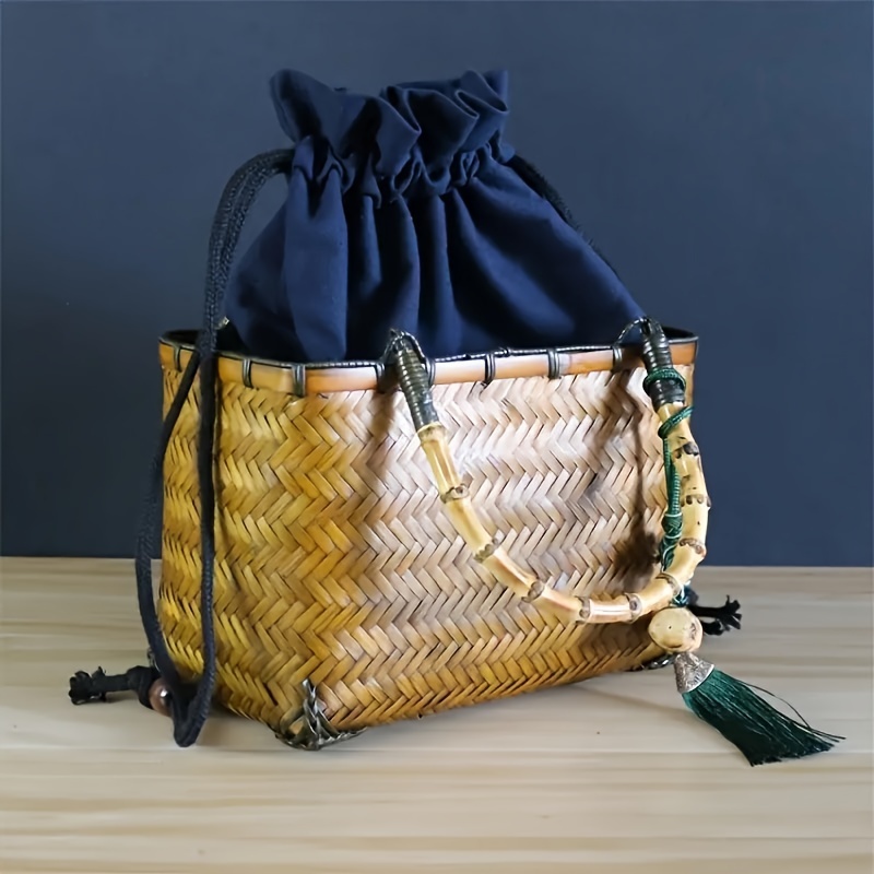  high quality drawstring details 2
