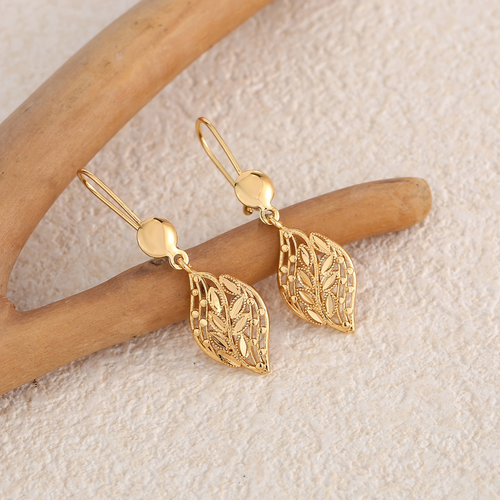 TEMU A Pair Of Copper-plated 22k Golden Plated-colored Leaf-shaped Wheat Hook Earrings, Featuring A Bohemian Style With A . Sparkling Earrings Are