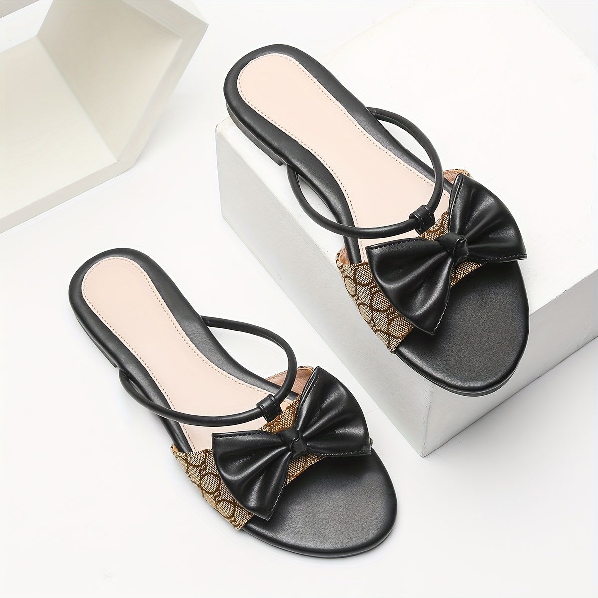 New Stylish And Versatile Flat Sandals with a Gentle Fairy Bow, Perfect for Beach Outings, Travel, And Everyday Commuting., Women Shoes