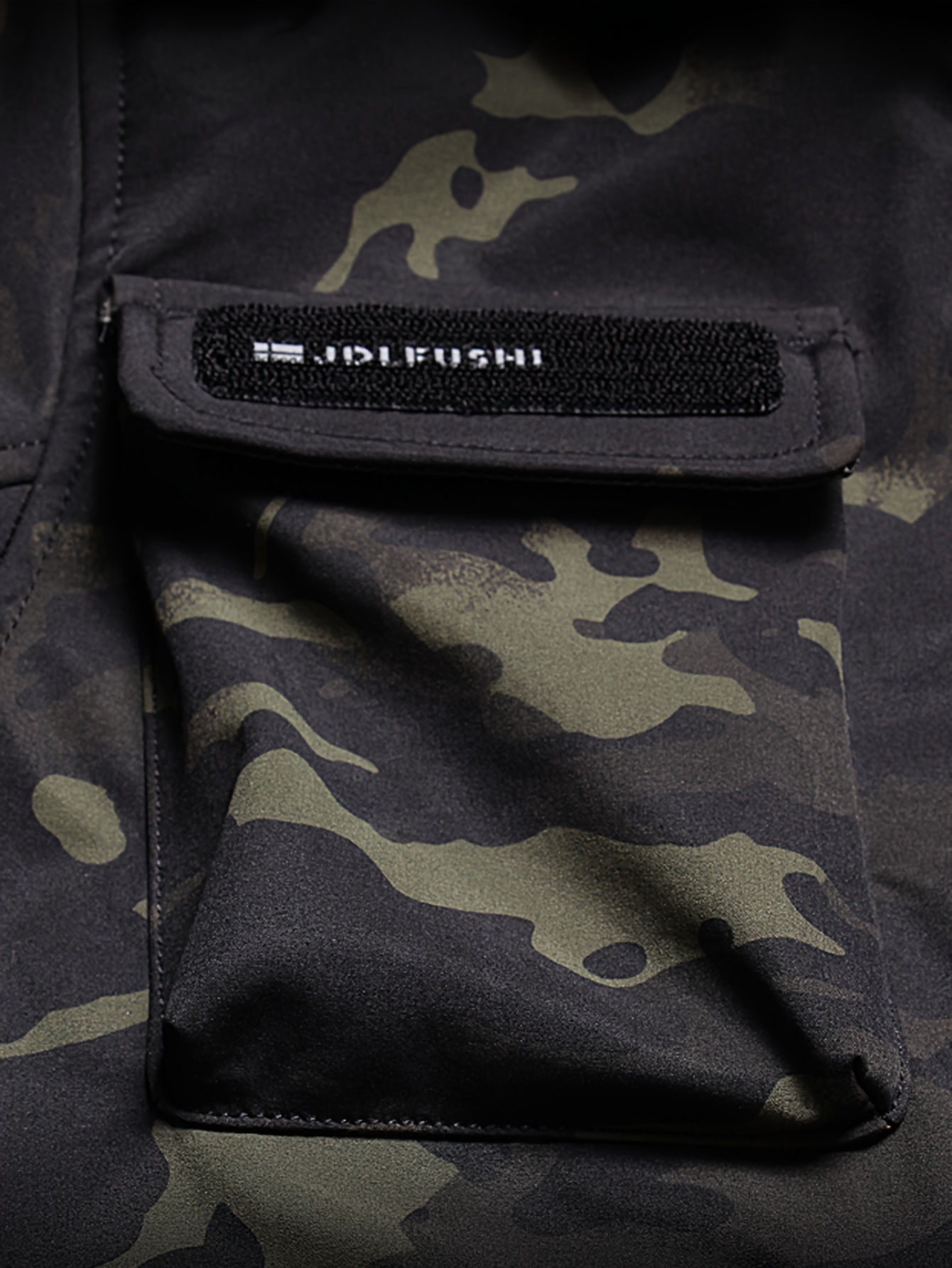 Men's Windproof Fleece-Lined Thickened Jacket with Hood and Multiple Pockets