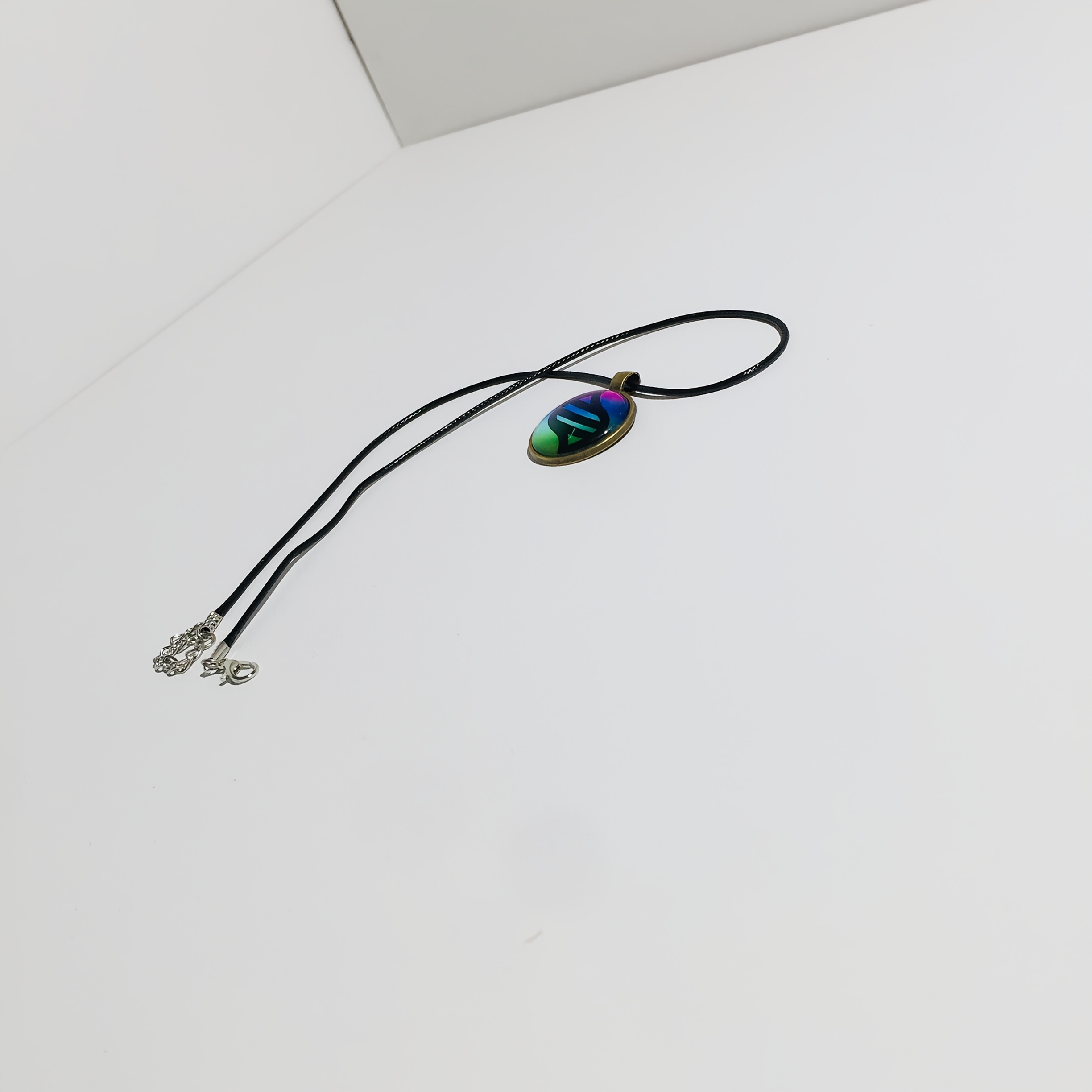 TEMU 1 Collier de Perle de Temps Anime Periphérique, Associé à une Pendentif Éblouissant de Perle de Temps, Bijou Anime ACG Periphérique, Cadeau