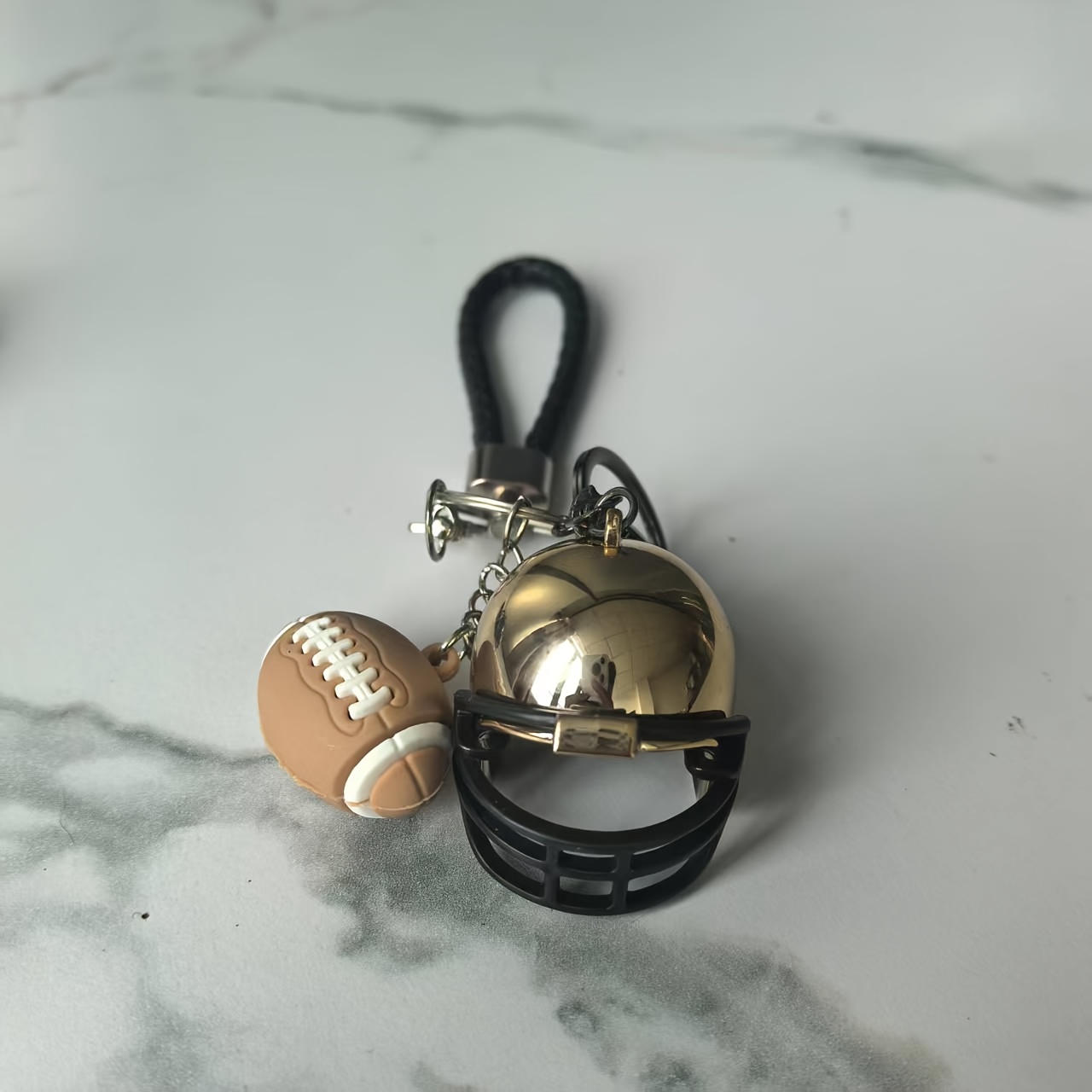 TEMU 【ミニアメリカンフットボールキーホルダー】バッグやアクセサリーに！スポーティなギフトに最適