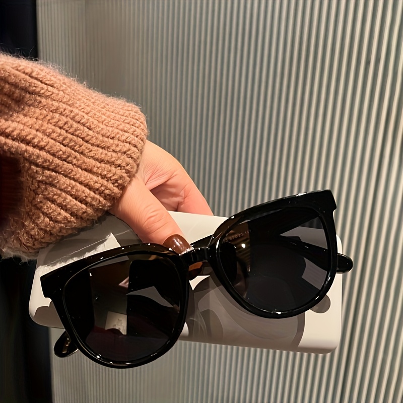 Sunglasses Womens Trendy 2025 Classic Round Retro Vintage Shades Large Frame SOJOS Sunglasses Womens Trendy 2025 Classic Round India | Ubuy main image 2