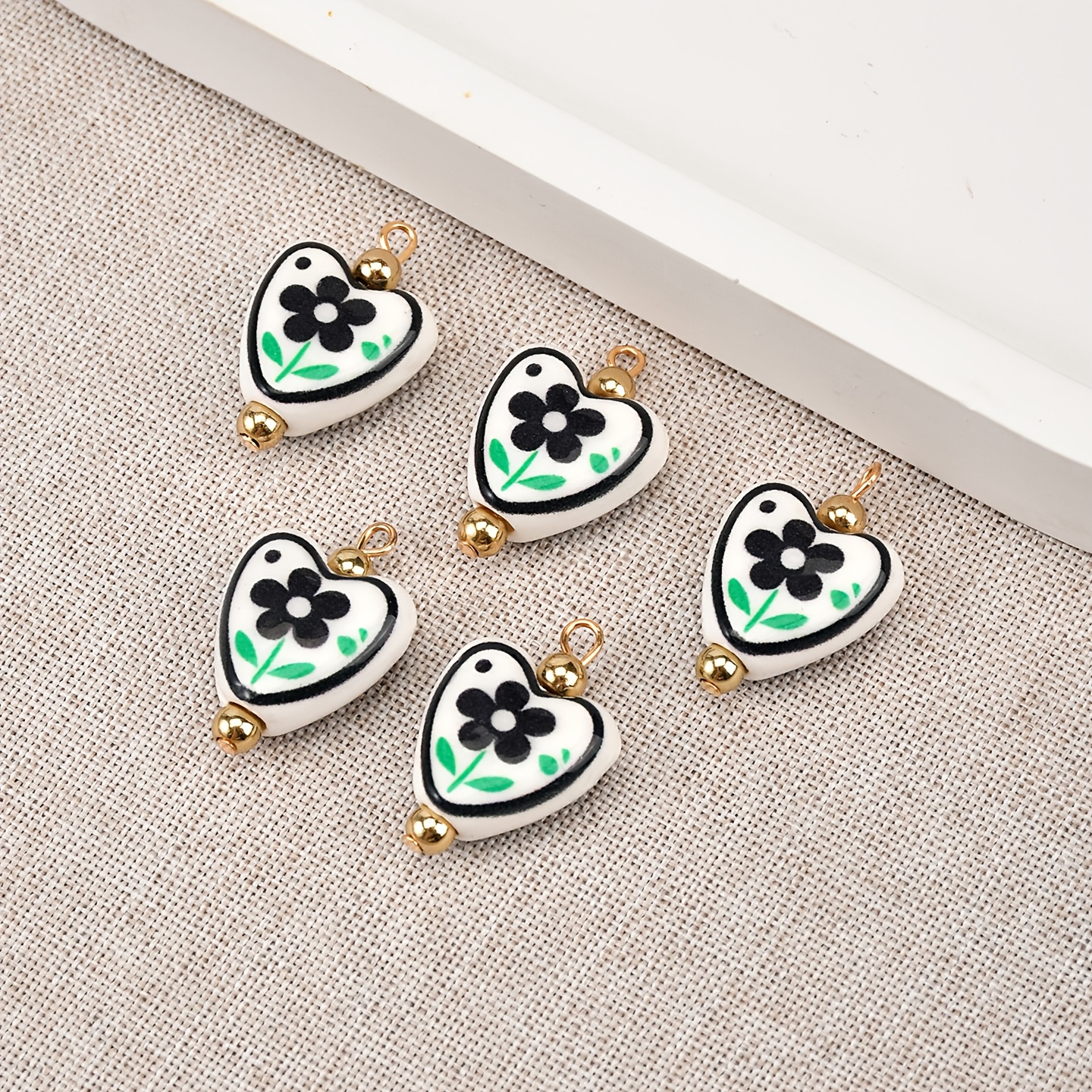 5pcs Random Color Double-Sided Floral Heart-Shaped Ceramic Pendants