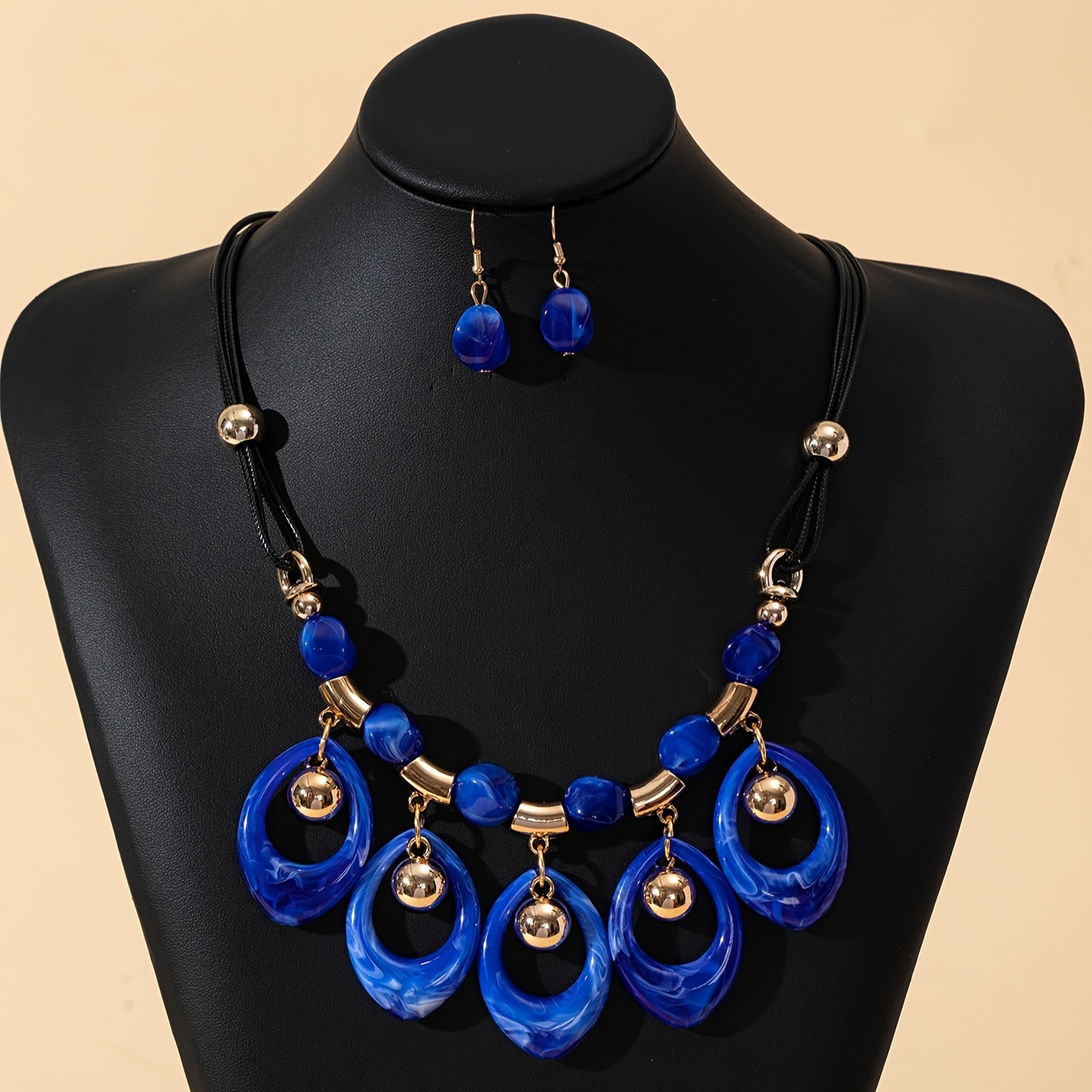 

Bohemian Blue Acrylic Statement Necklace And Earrings Set - Perfect For Everyday Wear