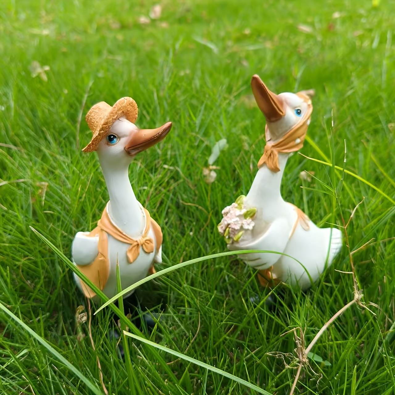 Image of A Set Of Duck Sculptures, Perfect For Decorating Patio, Ideal As Gifts For Mother's Day, Graduation Celebrations, Or Presents For Couples, Designed For Outdoor Use