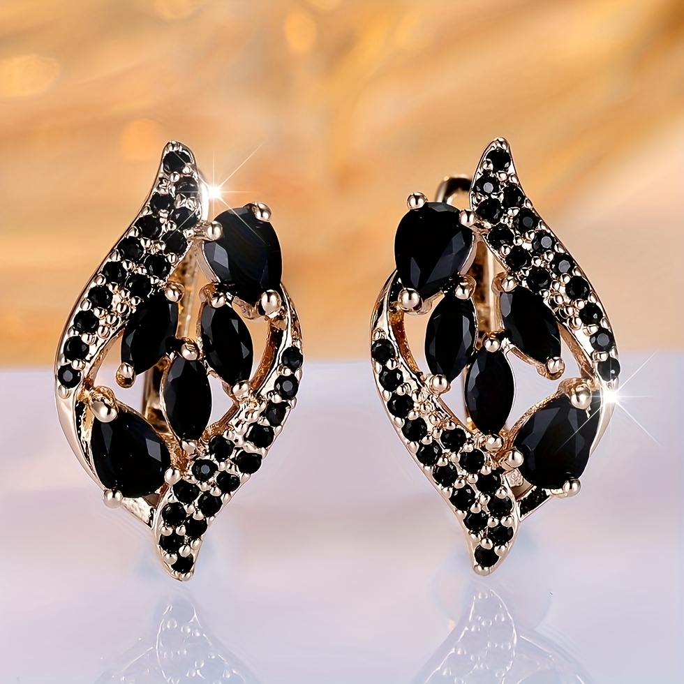 Exquisite Diamond-Shaped Synthetic Zirconia Earrings