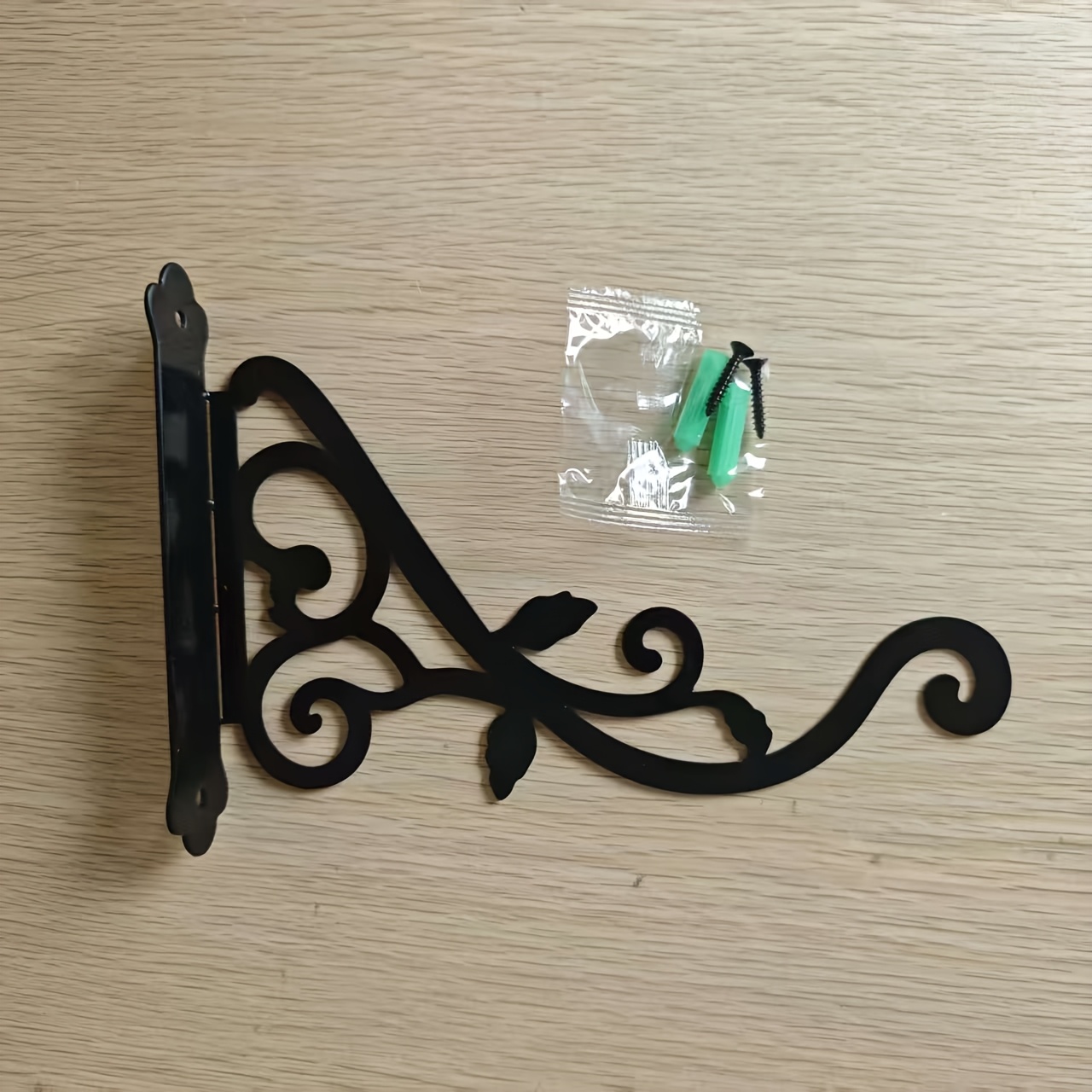 TEMU Gancio in metallo con motivo a foglia di , taglio laser e sagomato a . per piante pensili, lanterne e . un design ad intaglio con foglia di a