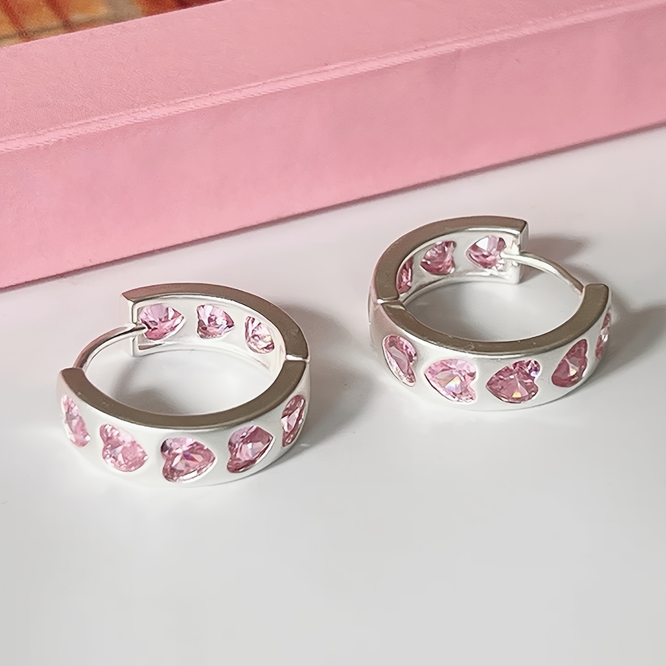 TEMU Une paire d'élégants boucles d'oreilles de cœur rose, faciles et délicates, conçues pour des mariages, avec du cuivre et des micro-zirconiens