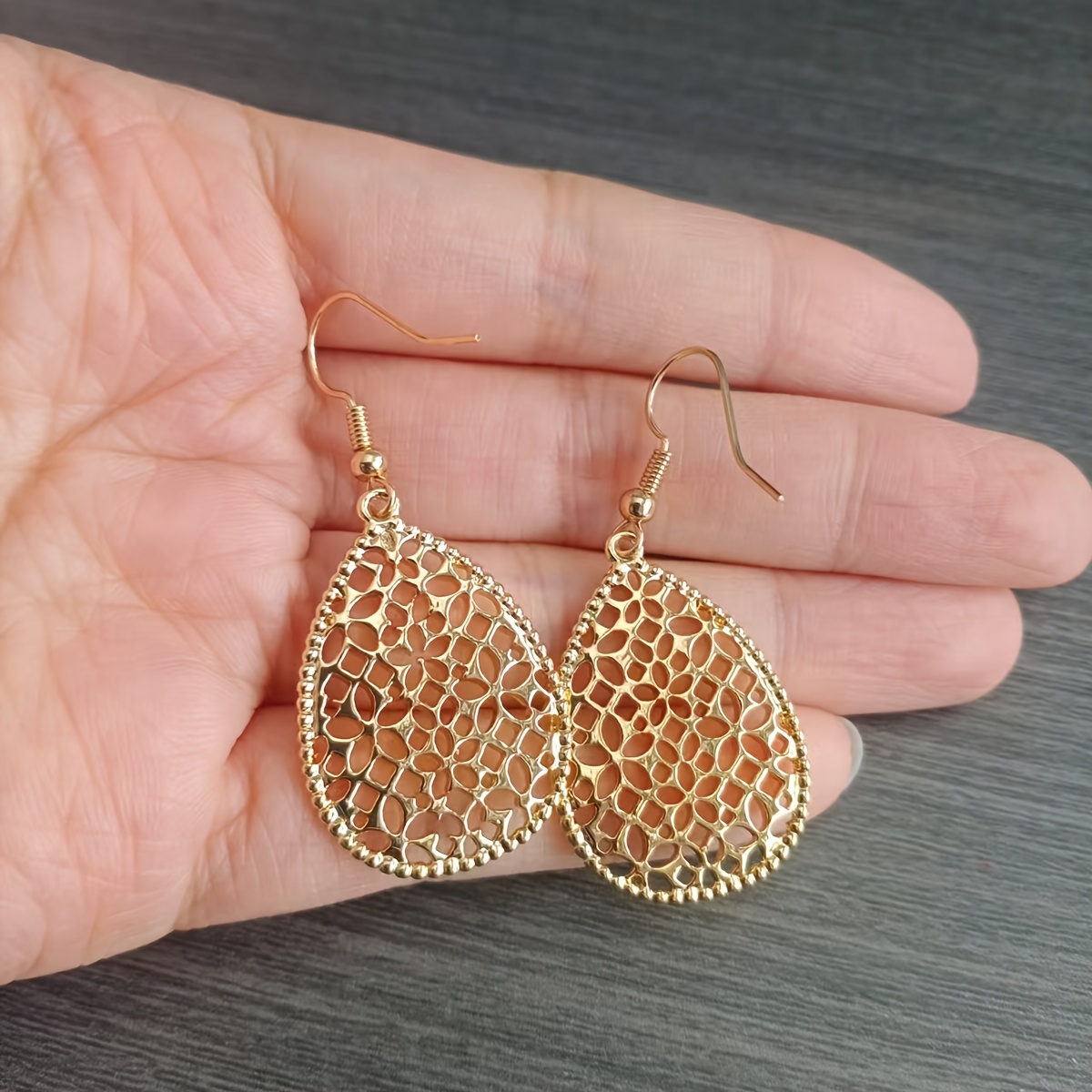 Vintage Court-Style Hollowed-Out Teardrop Earrings