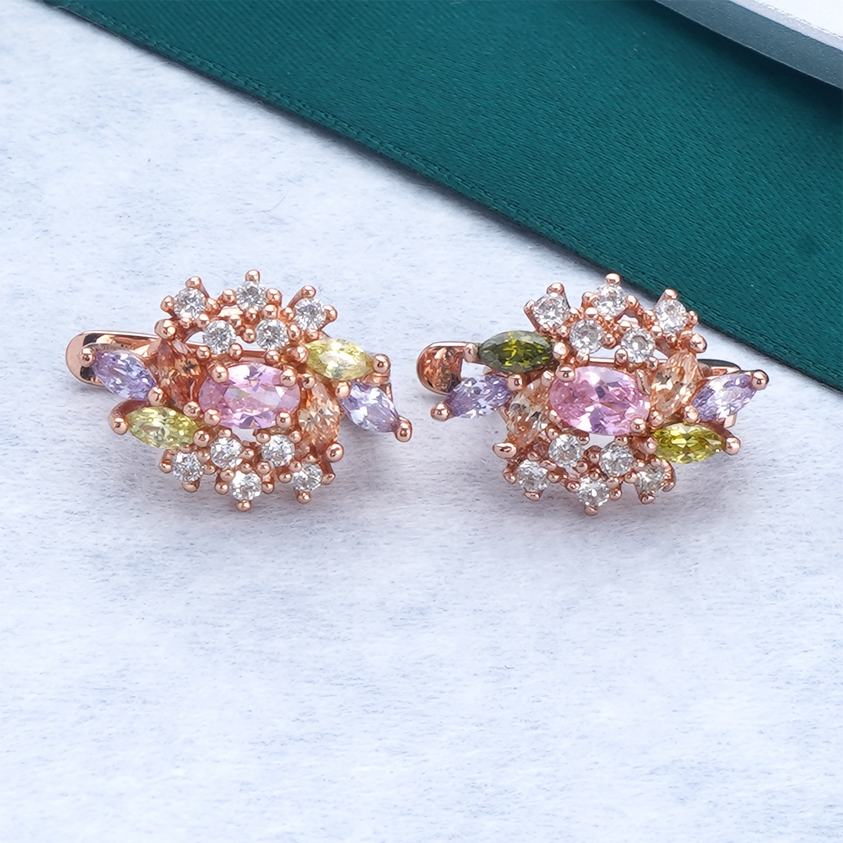 

1 Paire de Boucles d'Oreilles Clous en , Design Floral, et Élégant, Accessoire de Bijoux Tendance pour Femme