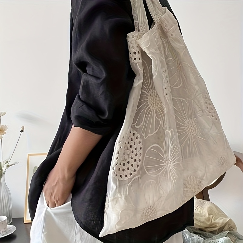 E-shop Studenten Tragetasche Französische Literatur Exquisite Hohle Stickerei Schultertasche Schulanfang Geeignet für Studenten Canvas Tasche Sanftes